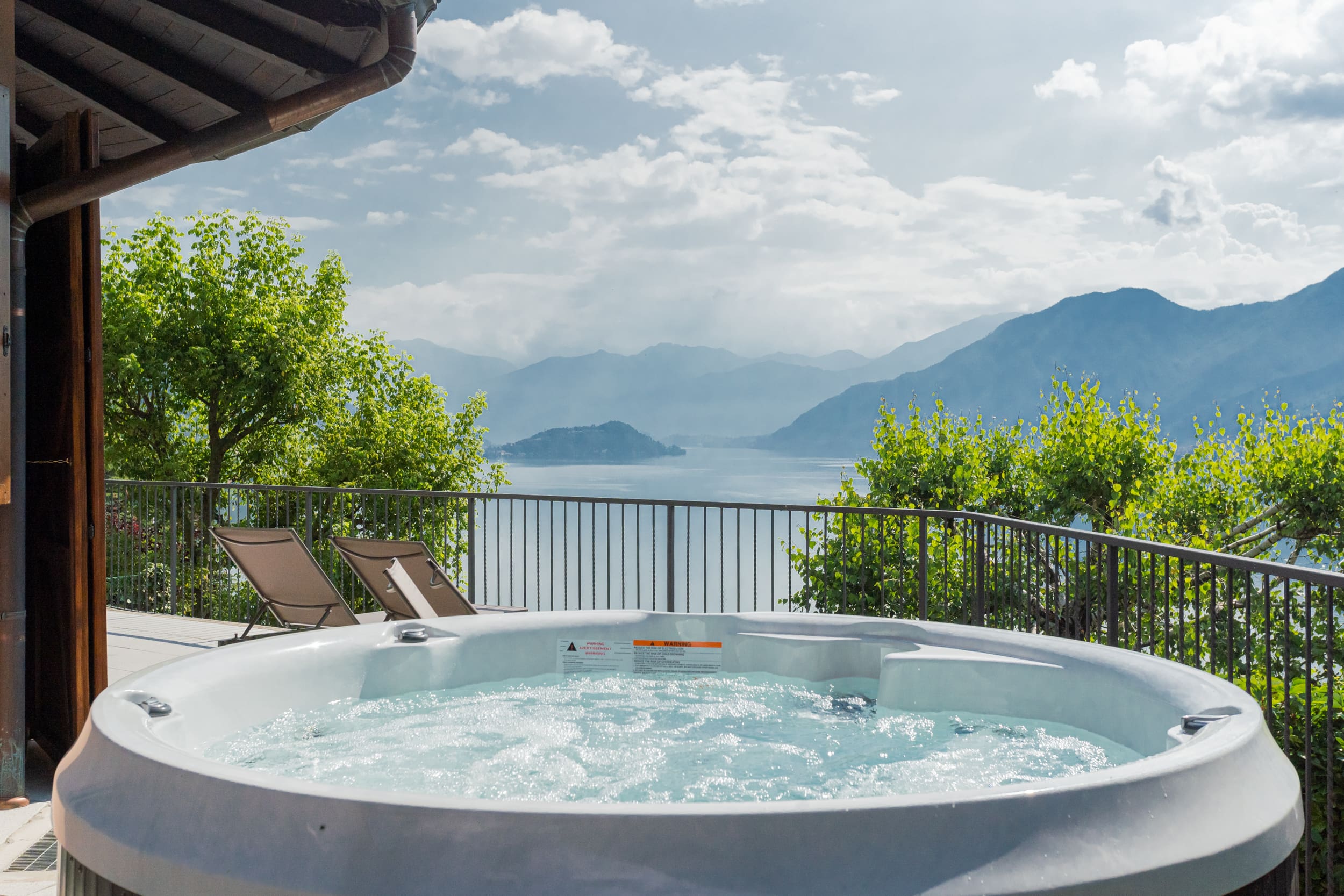 Casa Sasso Argegno: Spacious 4-Bedroom Apartment with Lake Views, Argegno