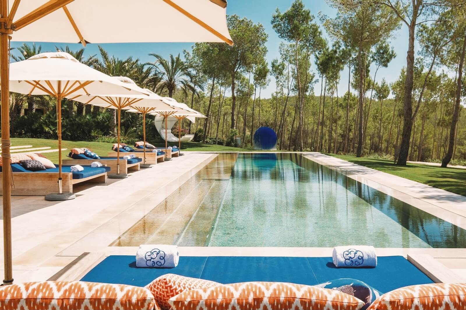 Casa Savina EsCubells Es Cubells: Spacious 5-Bedroom Beachfront Apartment with Seaview, Es Cubells