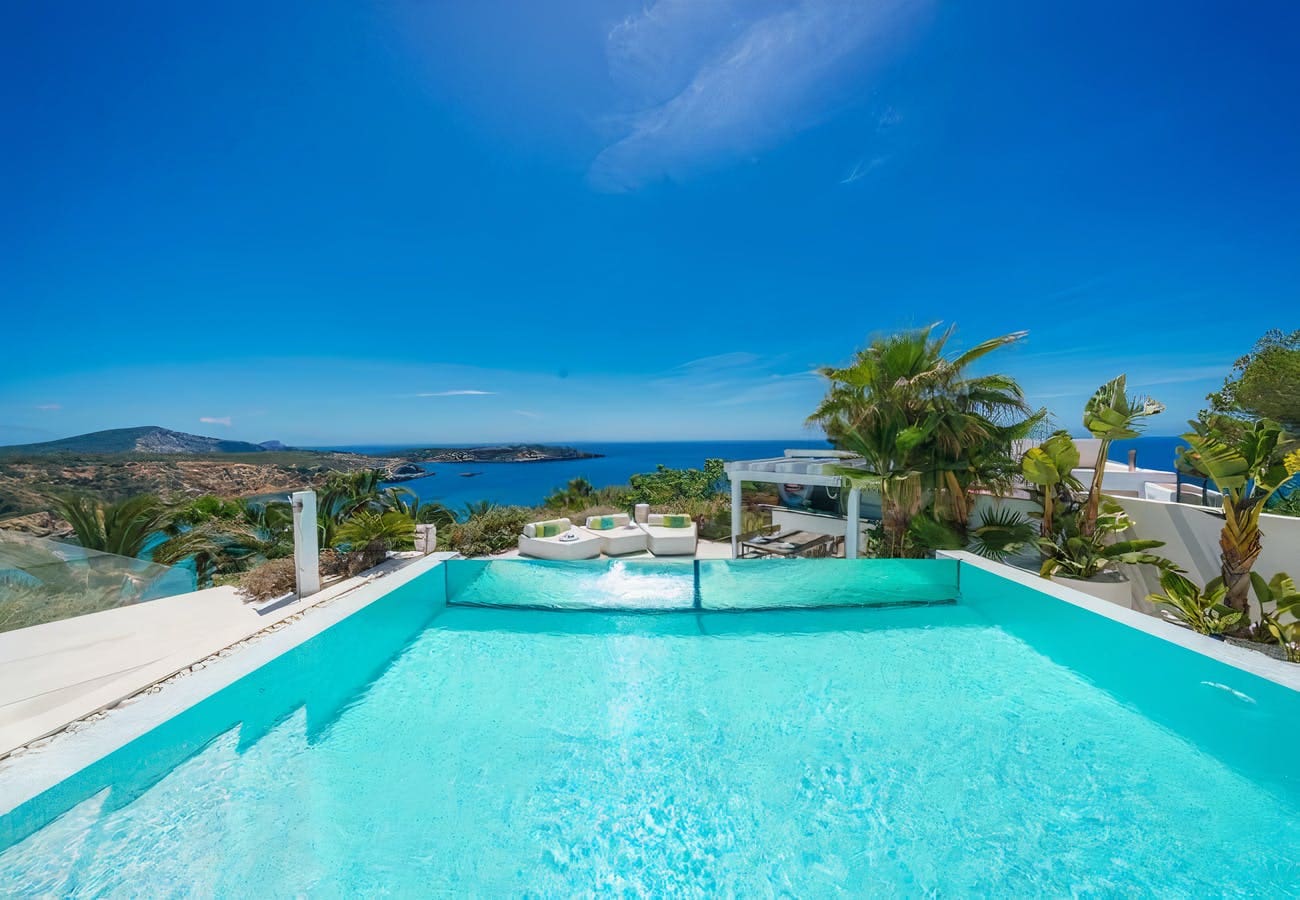 Casa Savina EsCubells: Luxury 3-Bedroom Apartment with Infinity Pool, Es Cubells