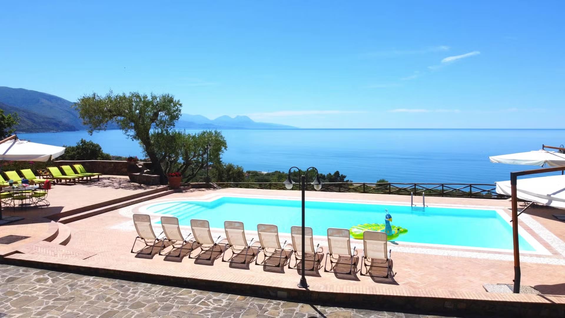 Casa Scirocco Amalfi: Spacious 5-Bedroom Apartment with Infinity Pool, Amalfi Coast
