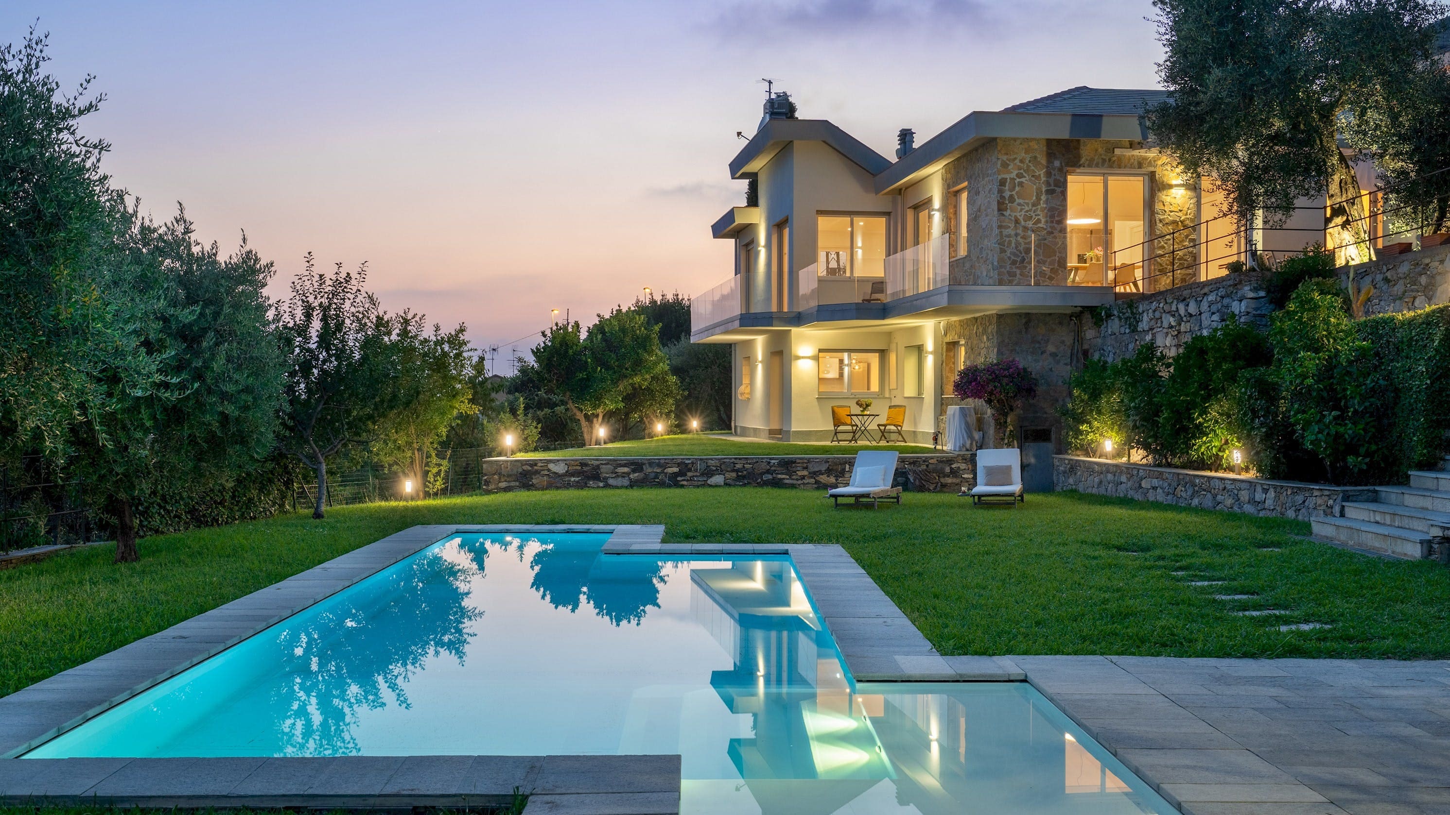 Casa Scirocco Genoa: Luxurious 5-Bedroom Apartment with Seaview and Pool, Genoa