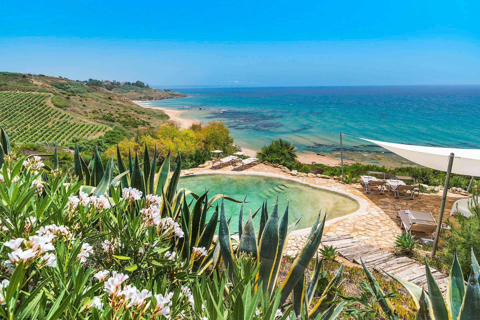 Casa Scirocco Menfi Sicily 2: Luxury 3-Bedroom Apartment with Beachfront Views, Sicily