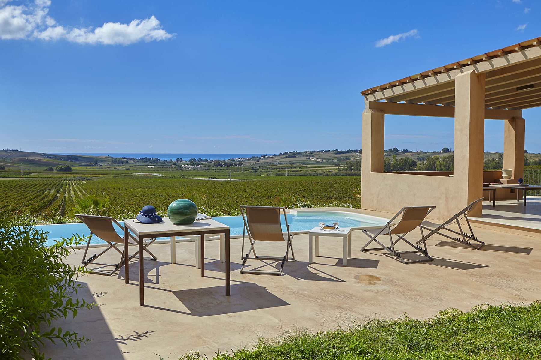 Casa Scirocco Menfi Sicily: Elegant 4-Bedroom Apartment with Infinity Pool, Sicily