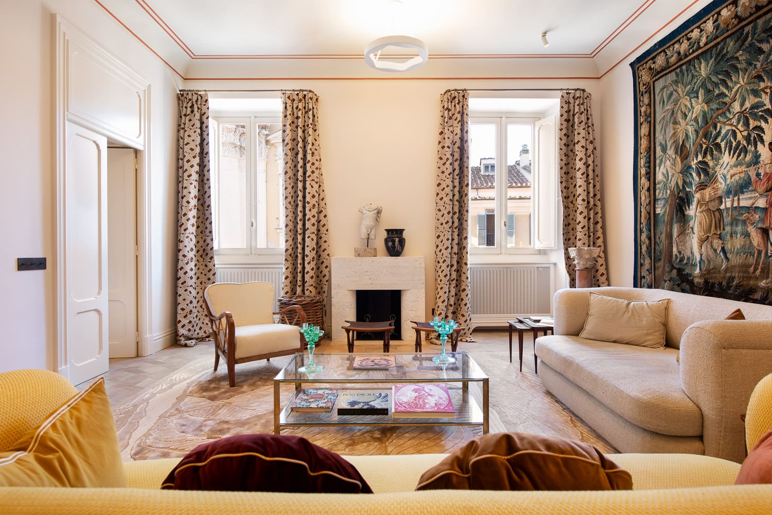 Casa Scirocco Rome: Elegant 3-Bedroom Luxury Apartment with Terrace, Rome