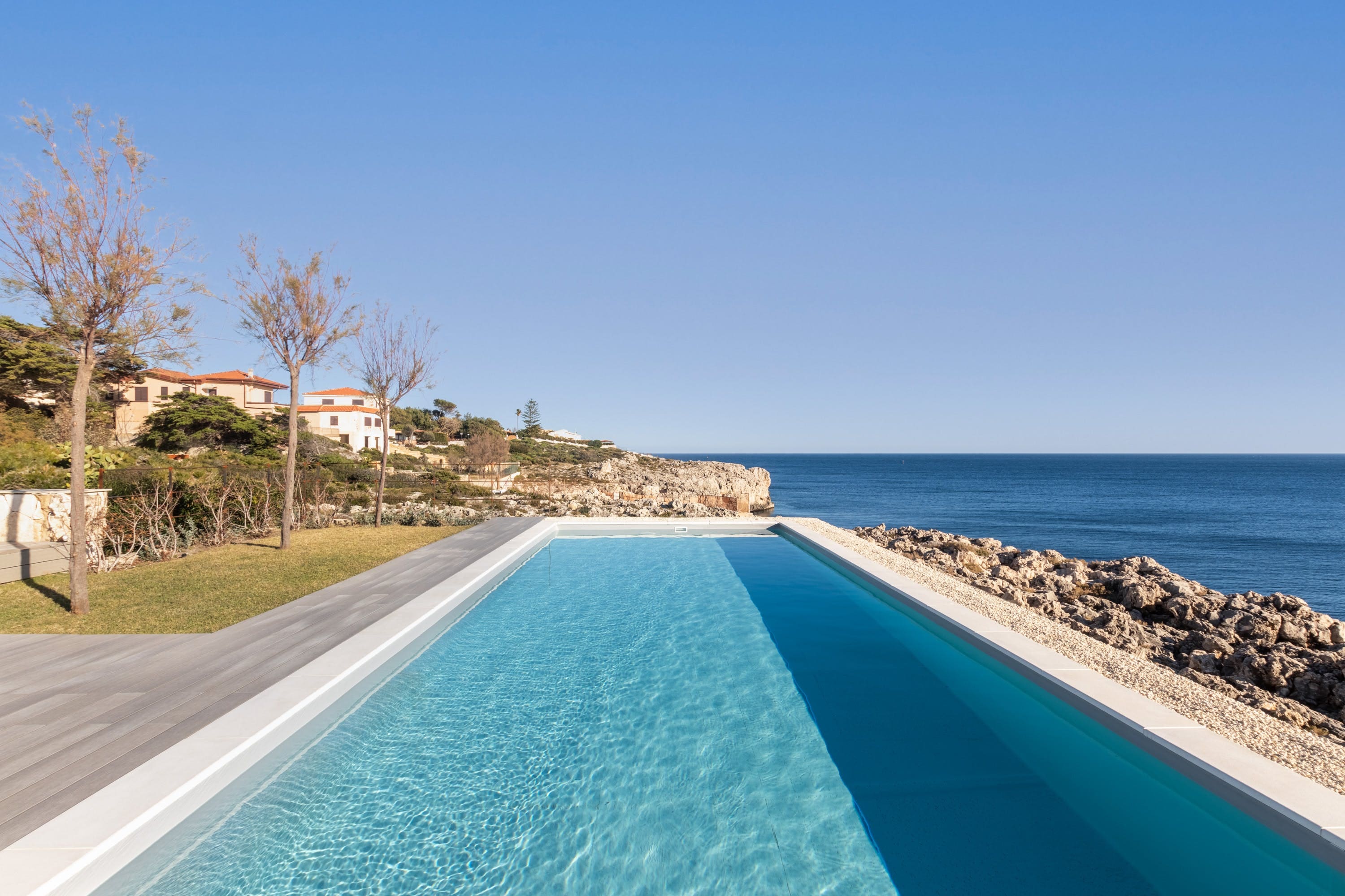 Casa Scirocco Siracusa: Elegant 4-Bedroom Apartment with Infinity Pool, Sicily