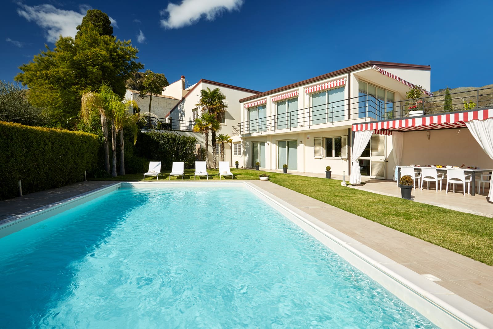 Casa Scirocco Taormina Taormina: Luxury 5-Bedroom Apartment with Sea Views and Pool, Taormina