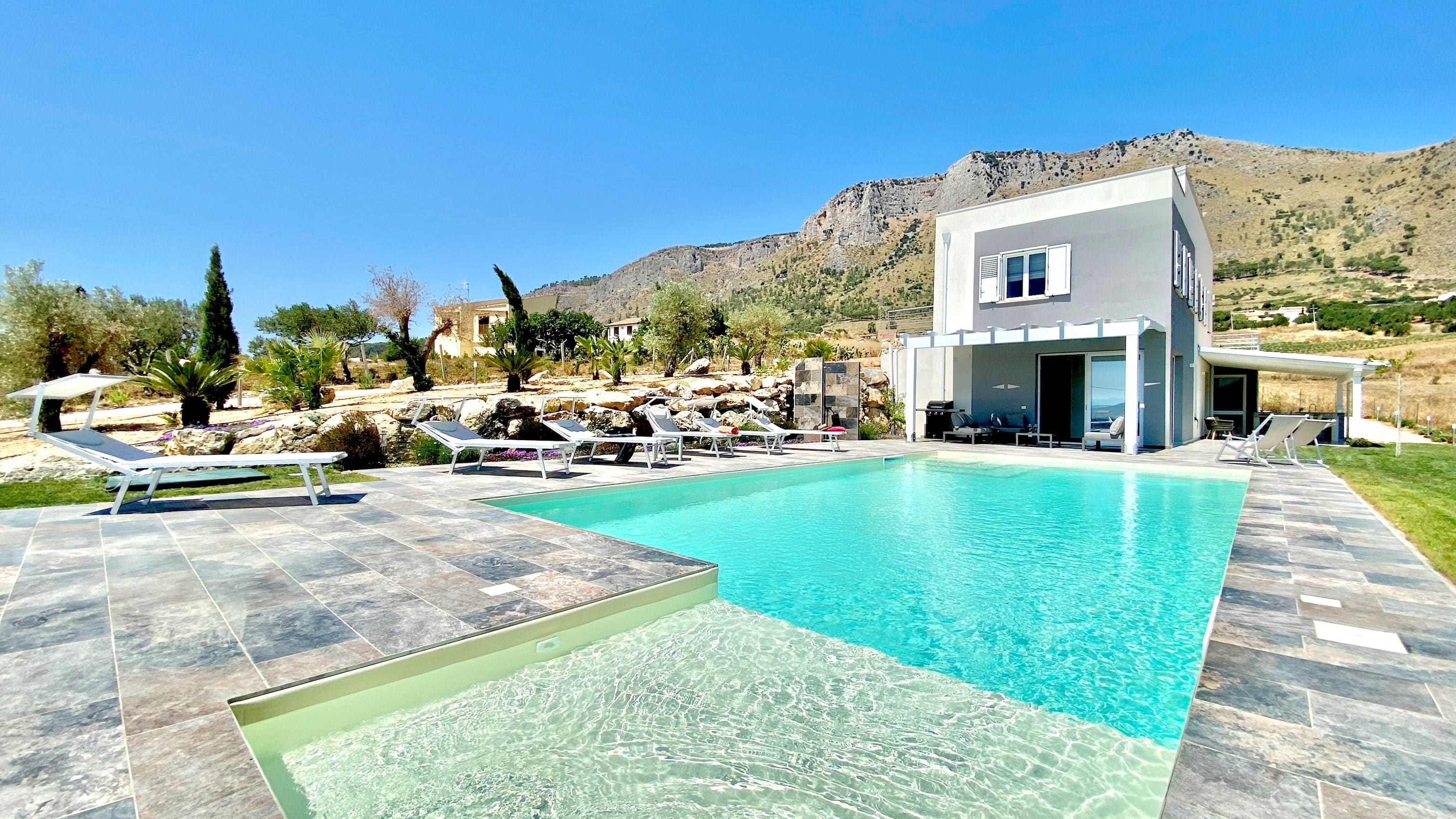 Casa Scirocco Trapani Trapani 3: Spacious 3-Bedroom Apartment with Seaview and Pool, Trapani