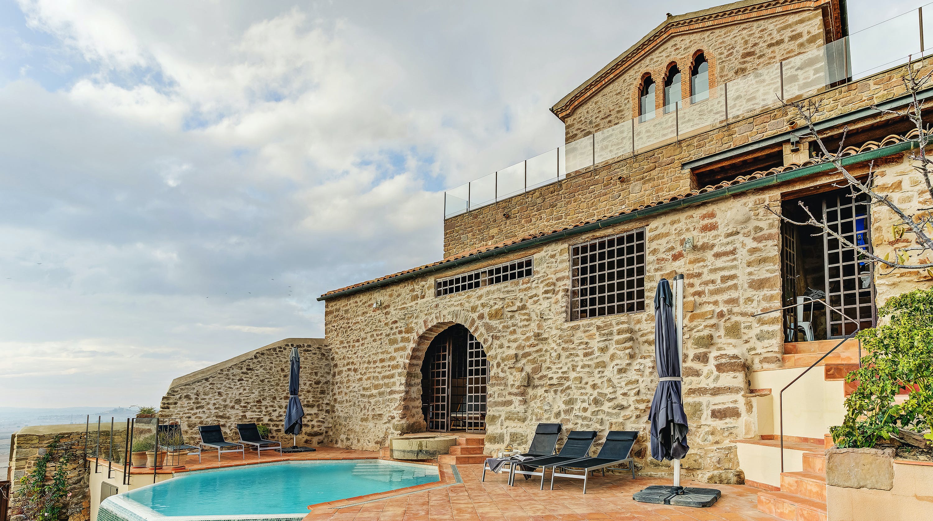 Casa Segarra Lleida: Spacious 10-Bedroom Chateau with Pool and Gym, Lleida