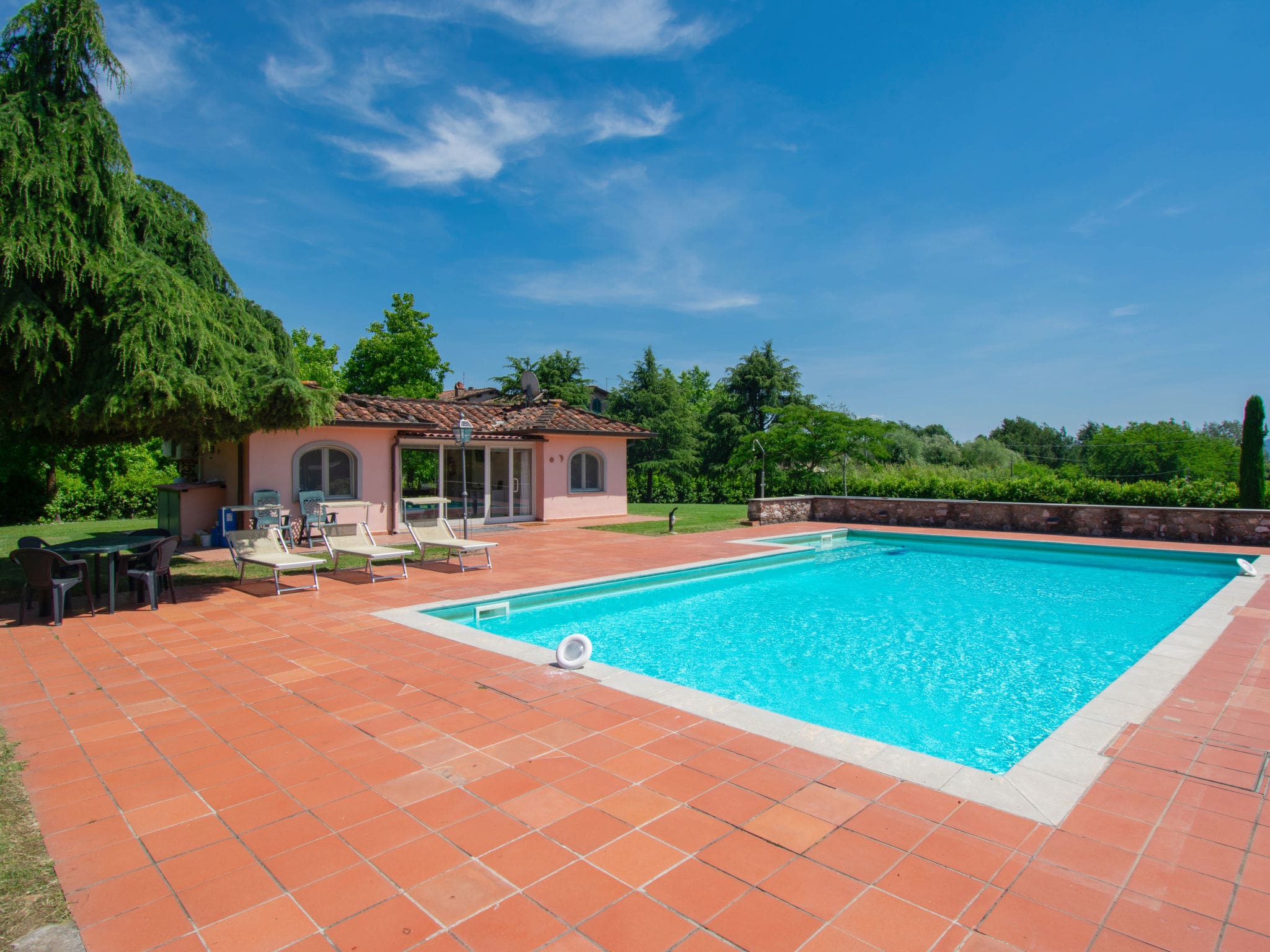 Casa Segromigno Lucca: Intimate 1-Bedroom Villa with Private Pool and Garden in Historic Tuscan Countryside