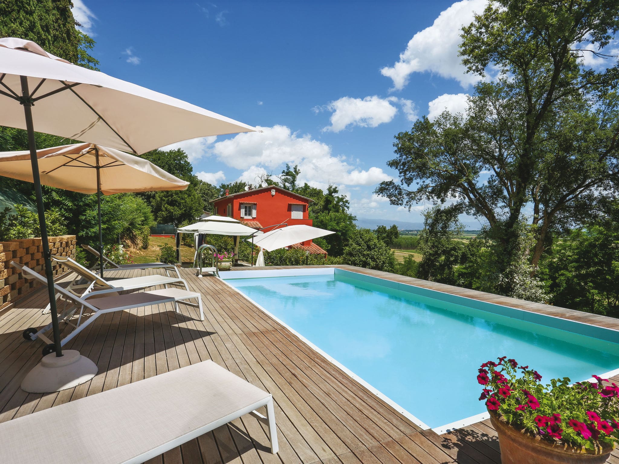 Casa Serravalle Buti: Elegant 3-Bedroom Farmhouse with Private Pool Near Pisa and Lucca