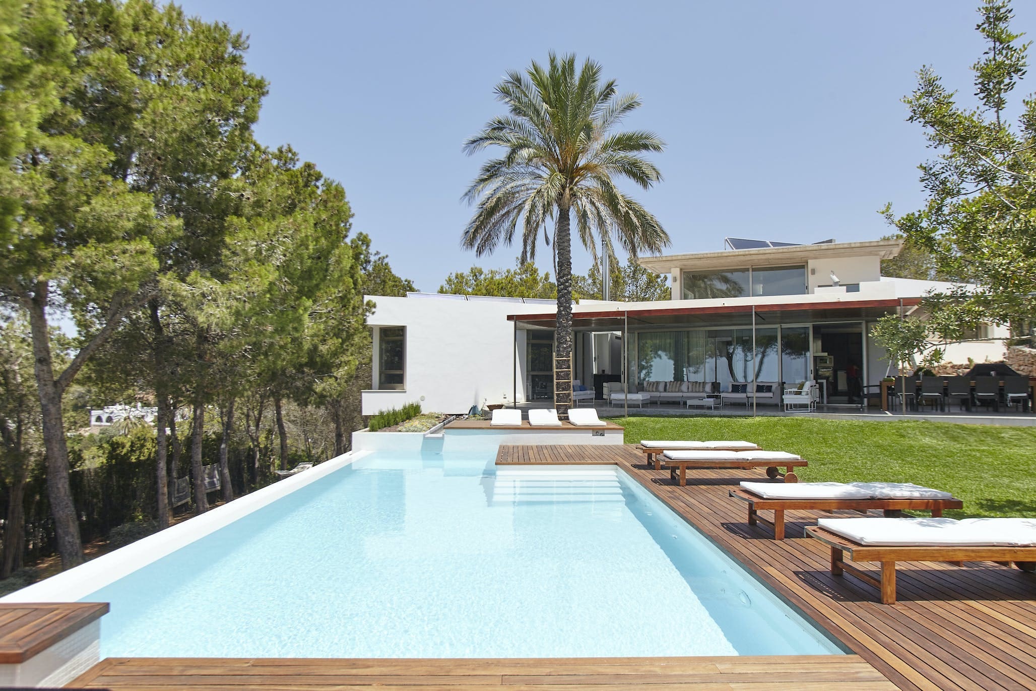 Casa Ses Salines: Luxurious 5-Bedroom Apartment with Infinity Pool and Sea Views, Ibiza
