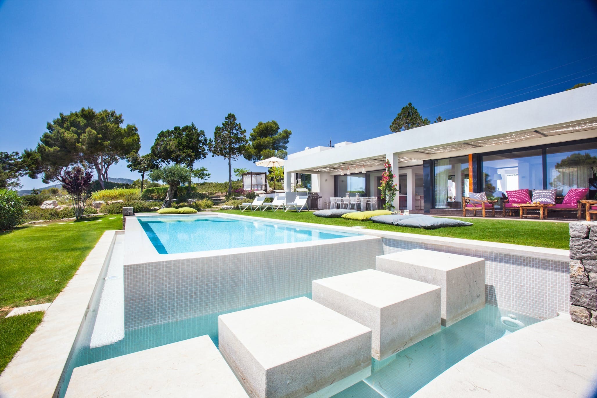 Casa Sirocco Es Cubells: Luxury 5-Bedroom Apartment with Sea Views and Pool, Es Cubells