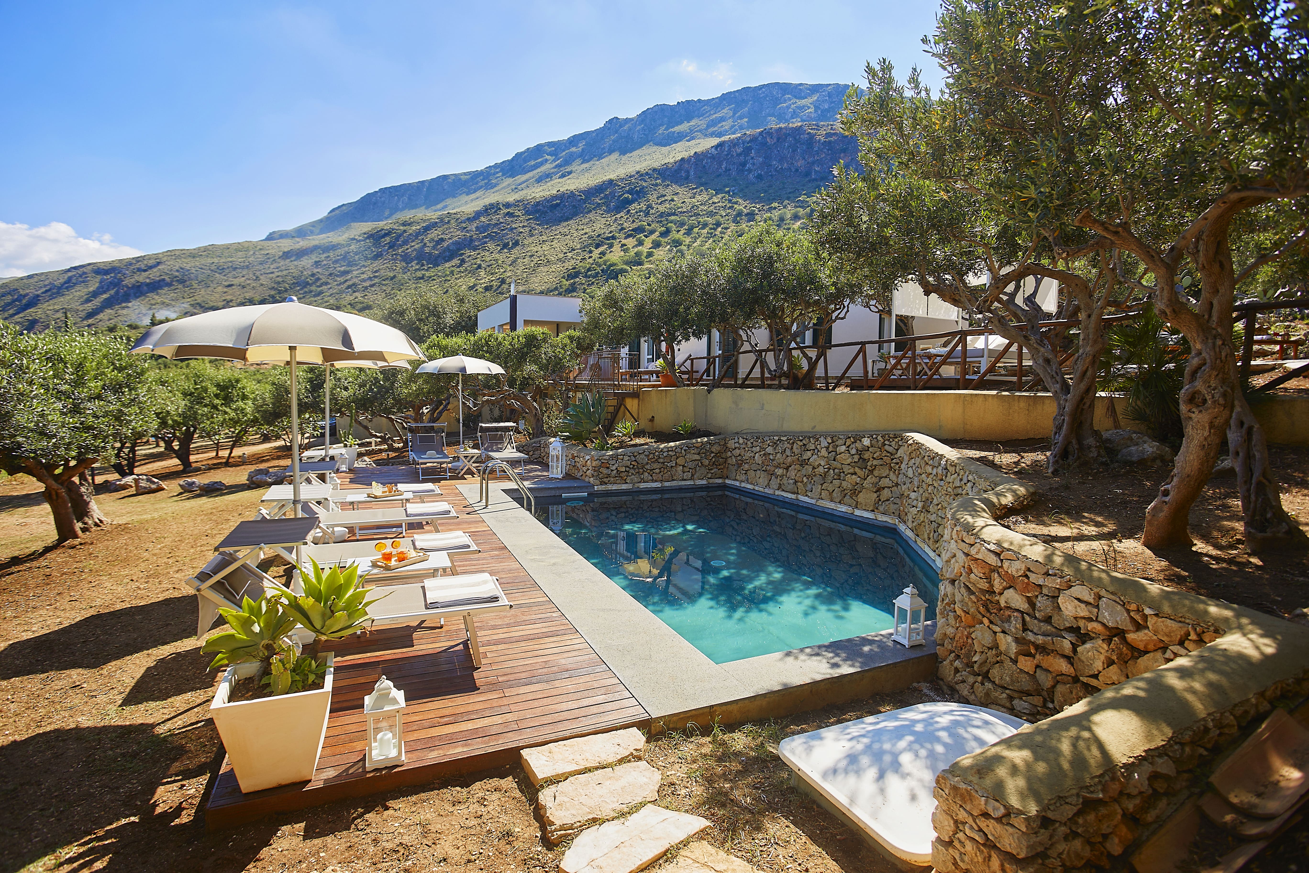 Casa Sirocco Trapani Trapani: Spacious 7-Bedroom Apartment with Pool and Sea Views, Trapani