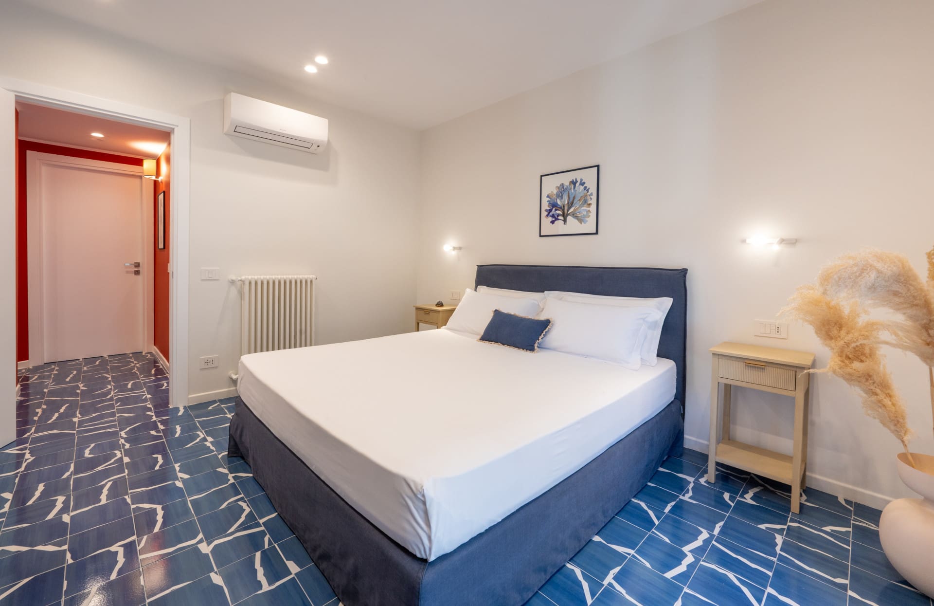 Casa Sorrentina: Spacious 4-Bedroom Apartment with Balconies in Sorrento