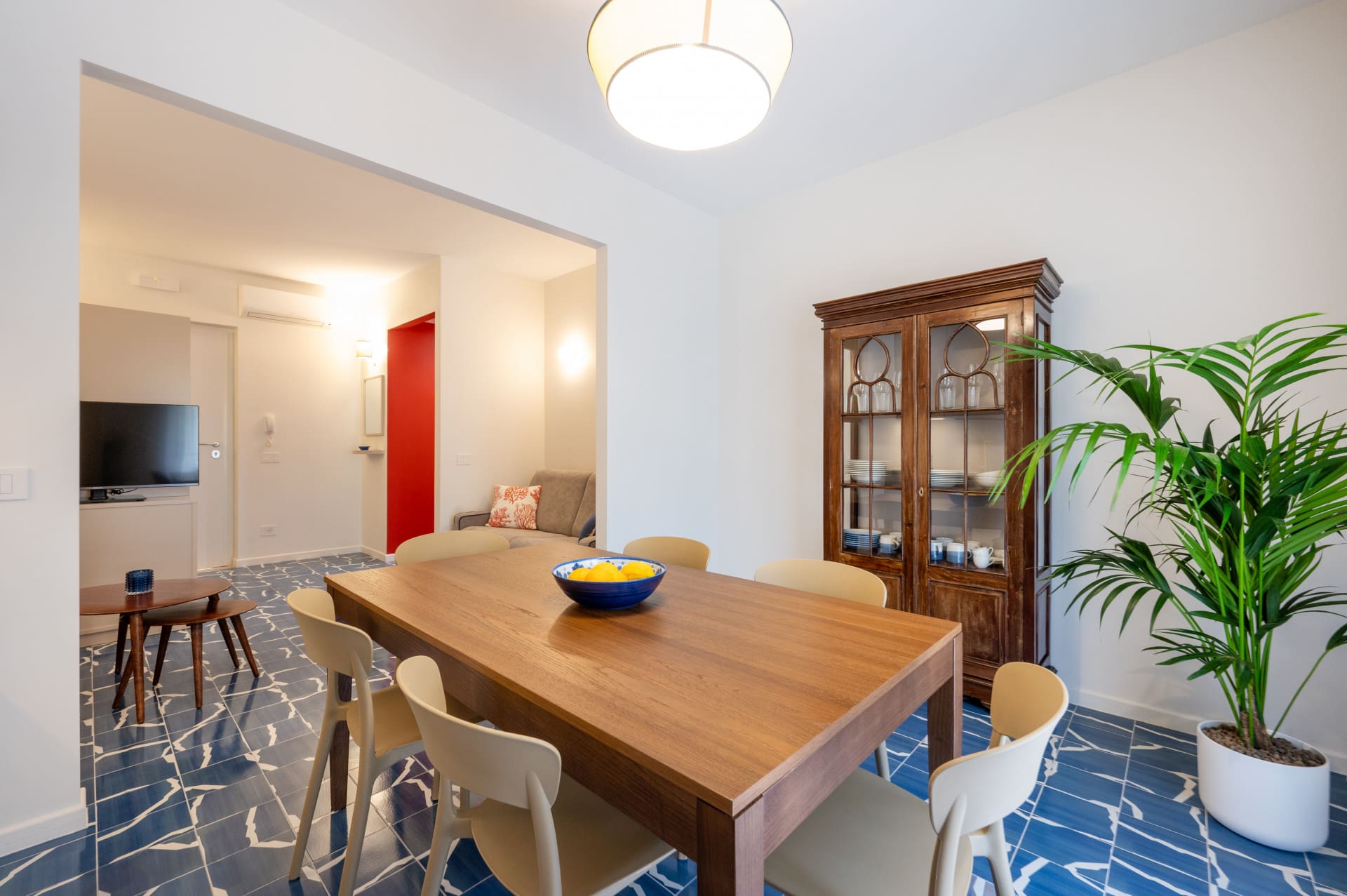 Casa Sorrentina: Spacious 4-Bedroom Apartment with Balconies in Sorrento