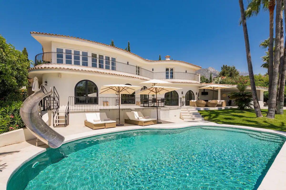 Casa Tajo Marbella: Luxury 4-Bedroom Apartment with Sea Views and Pool, Marbella