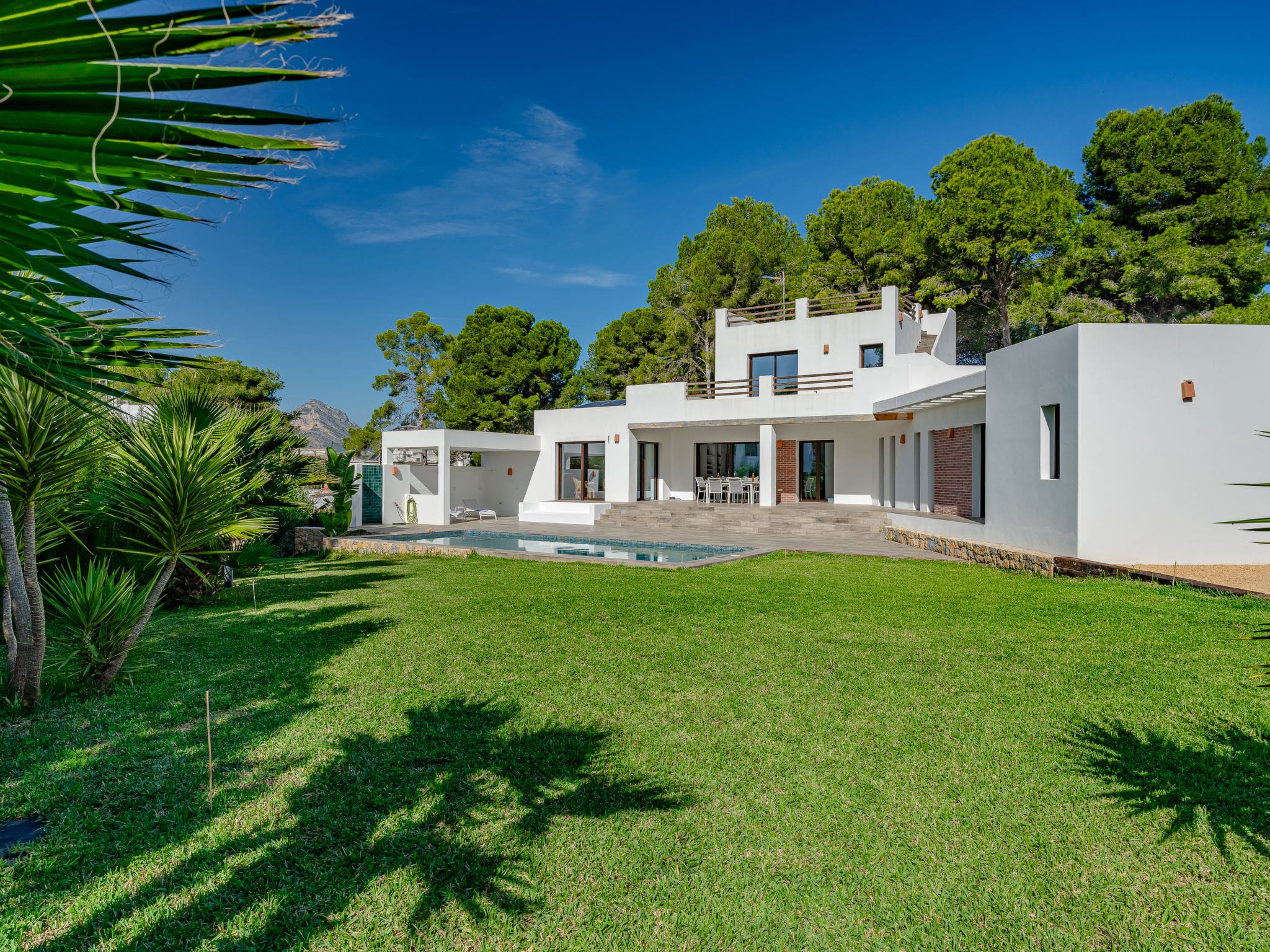 Casa Tàrbena Jávea: Modern 3-Bedroom Villa with Private Pool Near Cala Blanca Beach