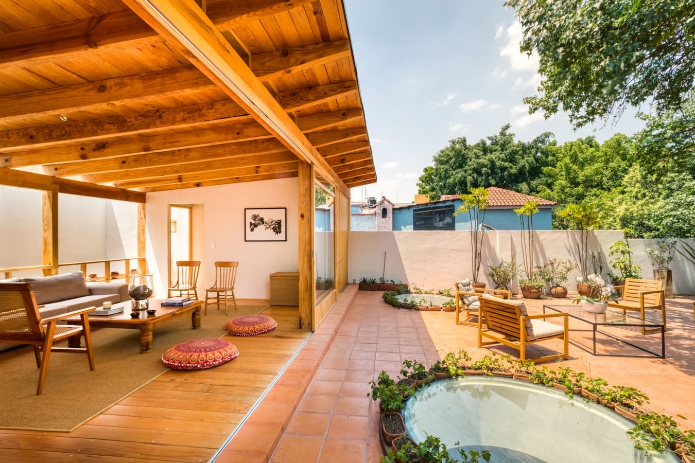 Casa Tlaxco Condesa: Spacious 3-Bedroom Apartment with Courtyard and Rooftop Terrace, Mexico City