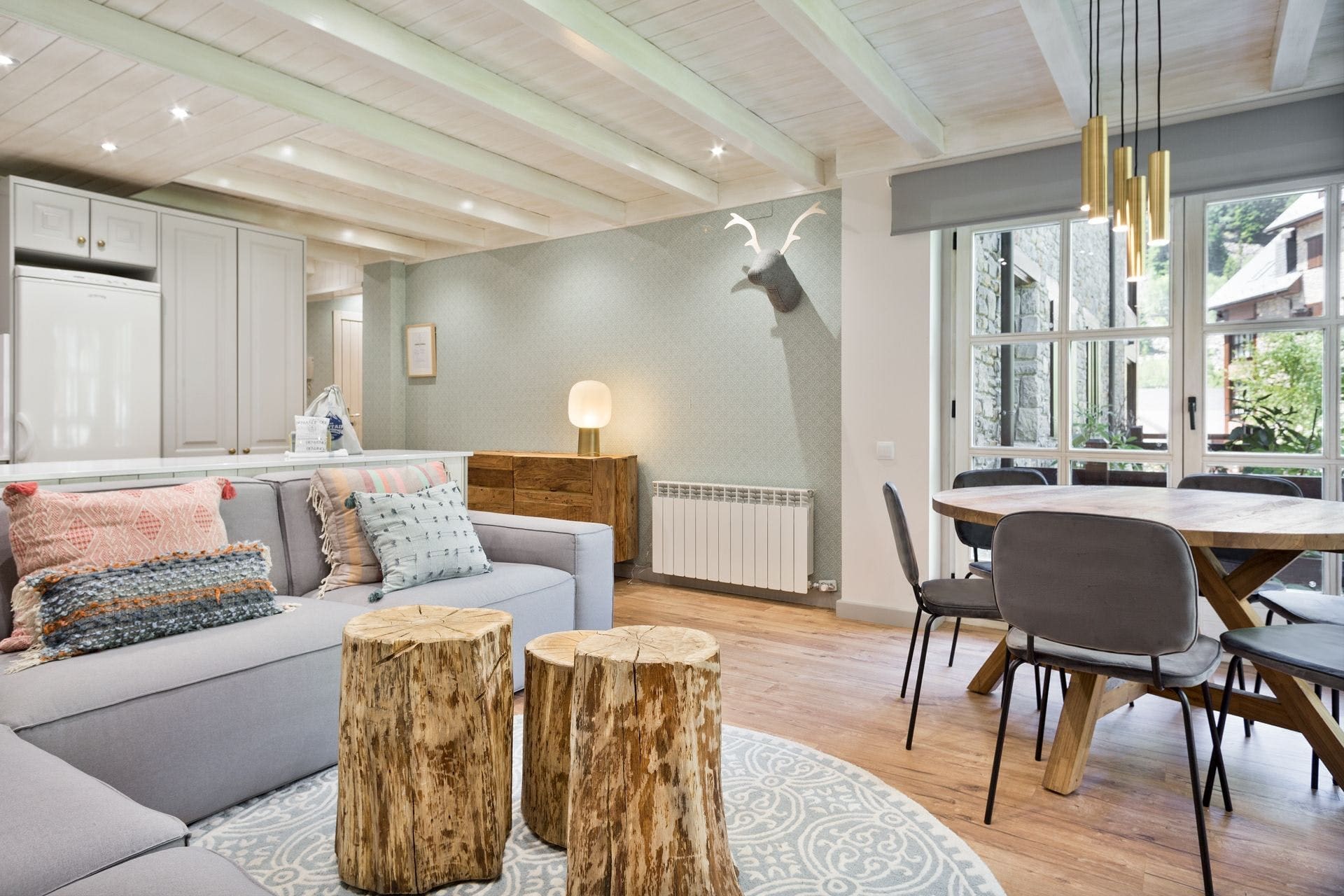 Casa Toran Val d’Aran: Chic 2-Bedroom Ski Chalet with Mountain Views, Val d’Aran