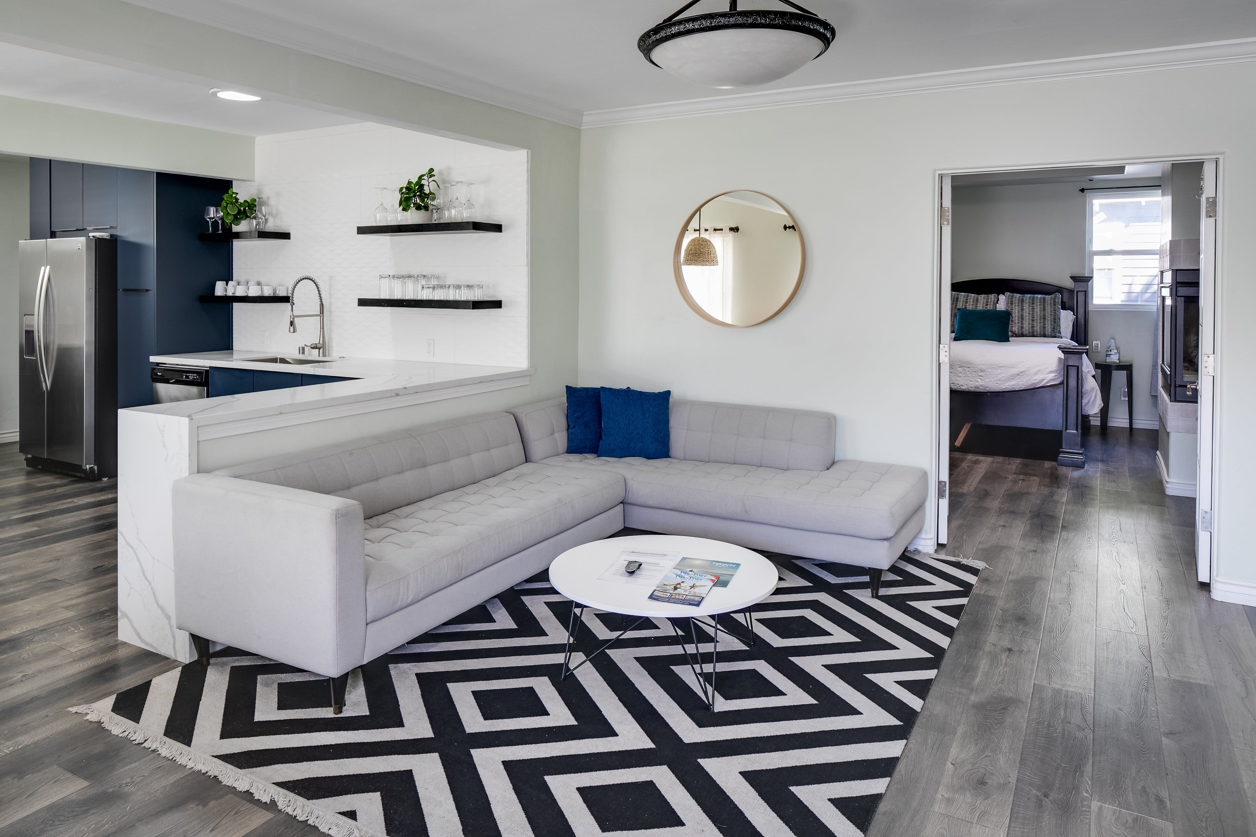 Casa Torrey Ocean Beach: Spacious 3-Bedroom Apartment Rental with Seaview and BBQ, Ocean Beach
