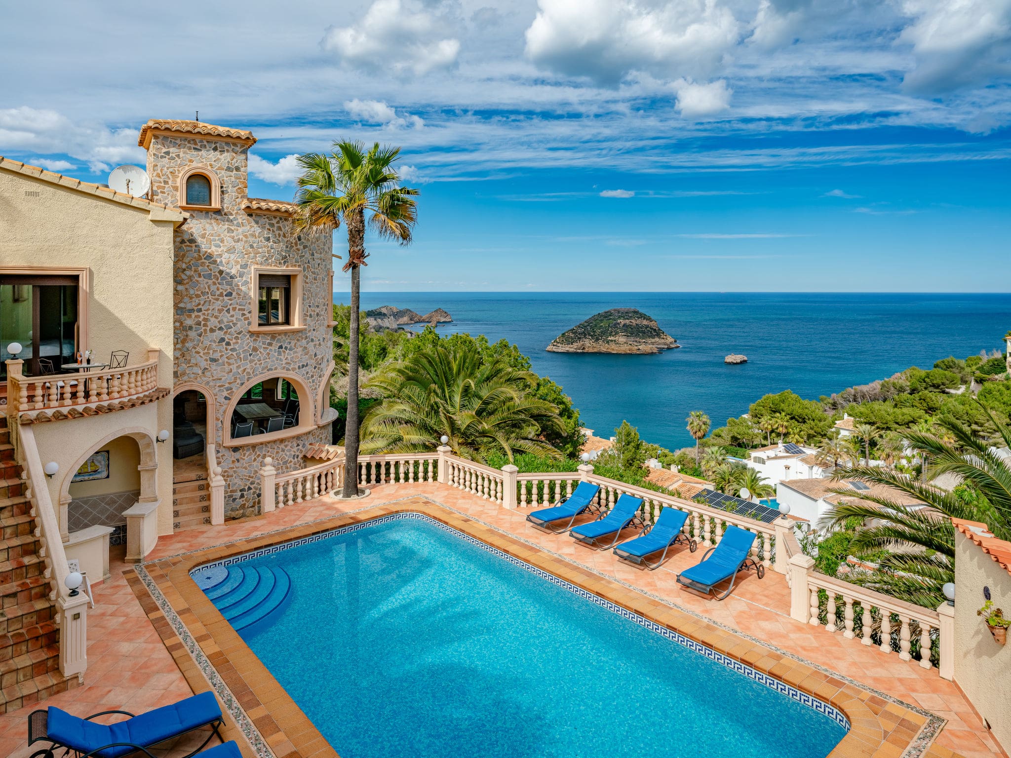 Casa Toscamar Jávea: Stunning 4-Bedroom Mediterranean Villa with Private Pool and Sea Views Near Balcón al Mar