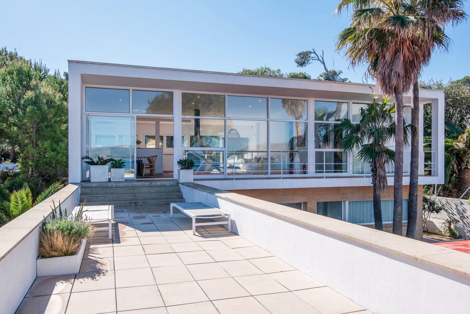 Casa Tramuntana Alcudia Alcudia 12: Luxury 5-Bedroom Beachfront Apartment with Stunning Seaview, Alcudia