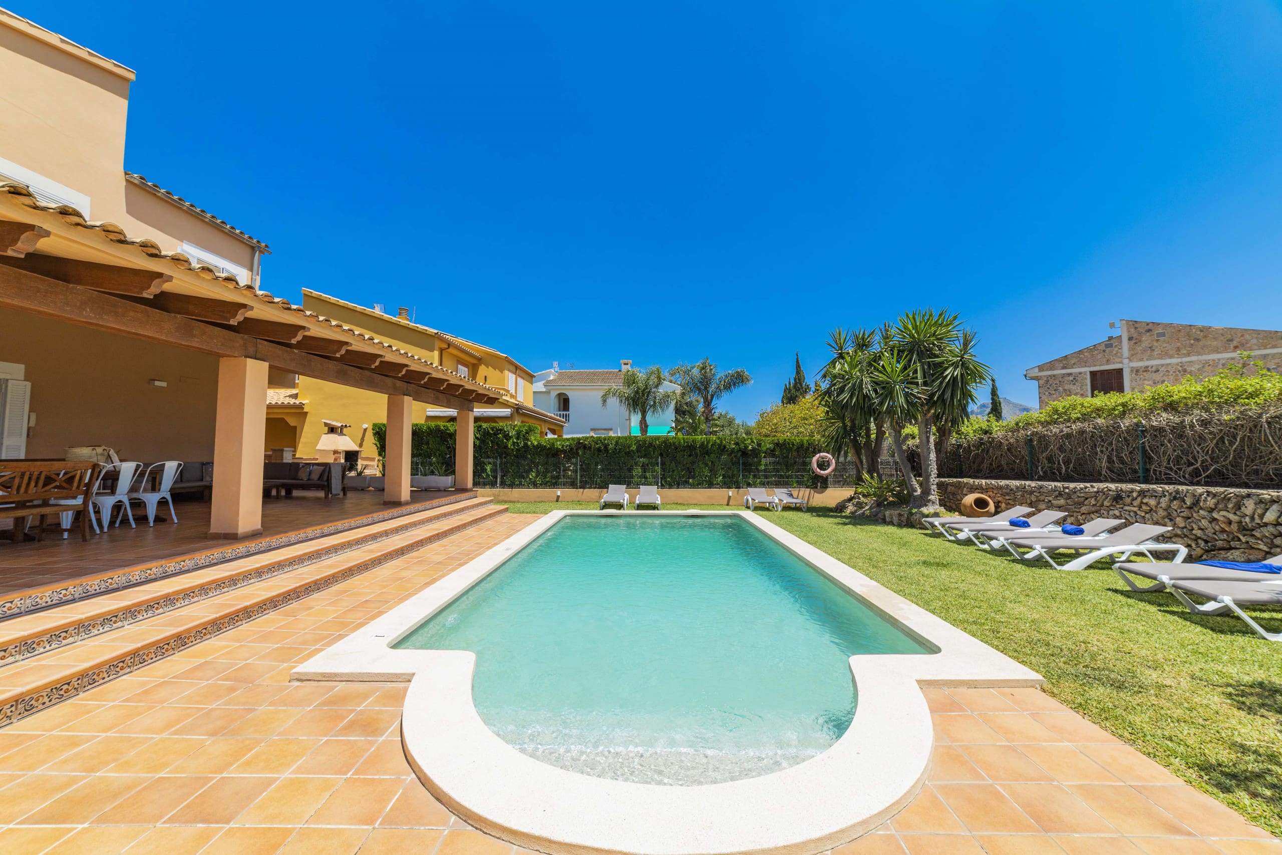 Casa Tramuntana Alcudia Alcudia 5: Luxurious 5-Bedroom Apartment with Seaview and Pool, Alcudia