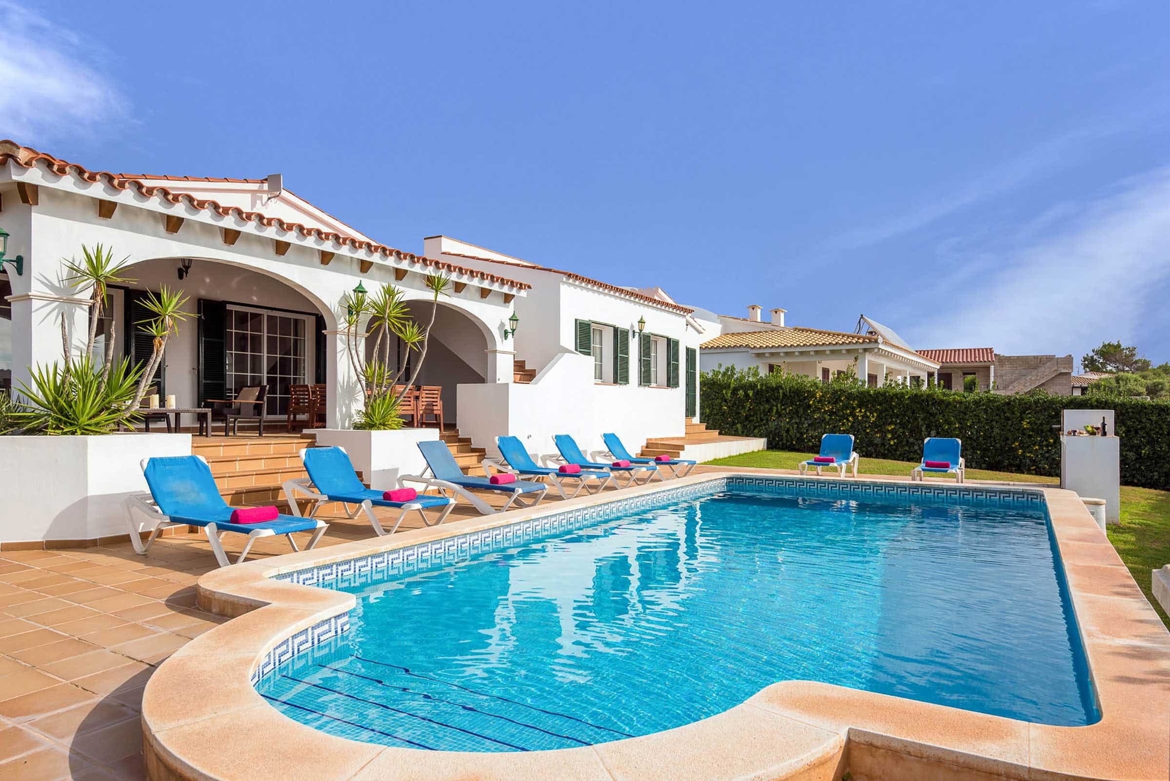 Casa Tramuntana Binibeca Menorca 2: Spacious 4-Bedroom Apartment with Private Pool, Menorca