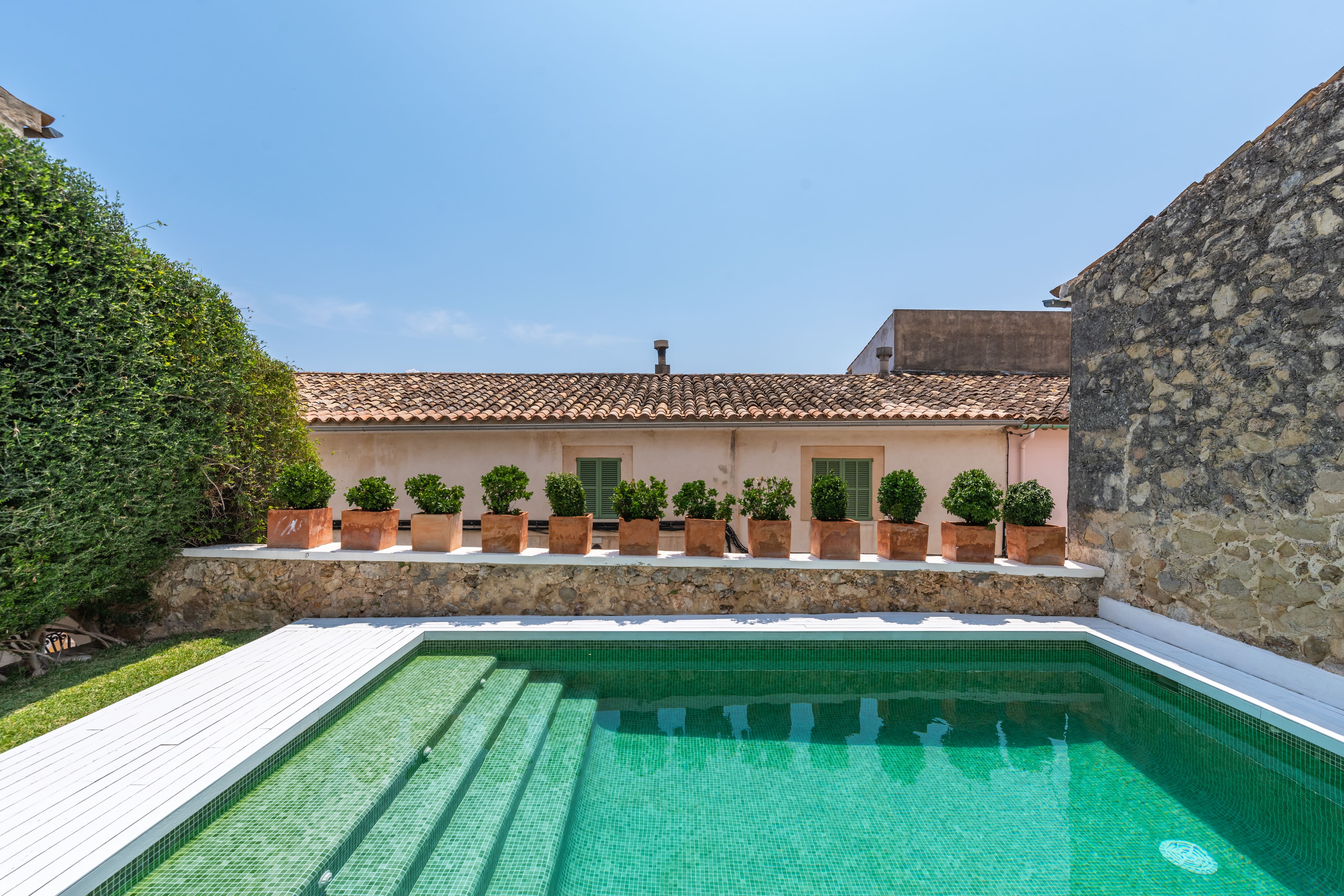 Casa Tramuntana Inca: 4-Bedroom Luxury Townhouse with Seaview and Pool, Inca, Mallorca