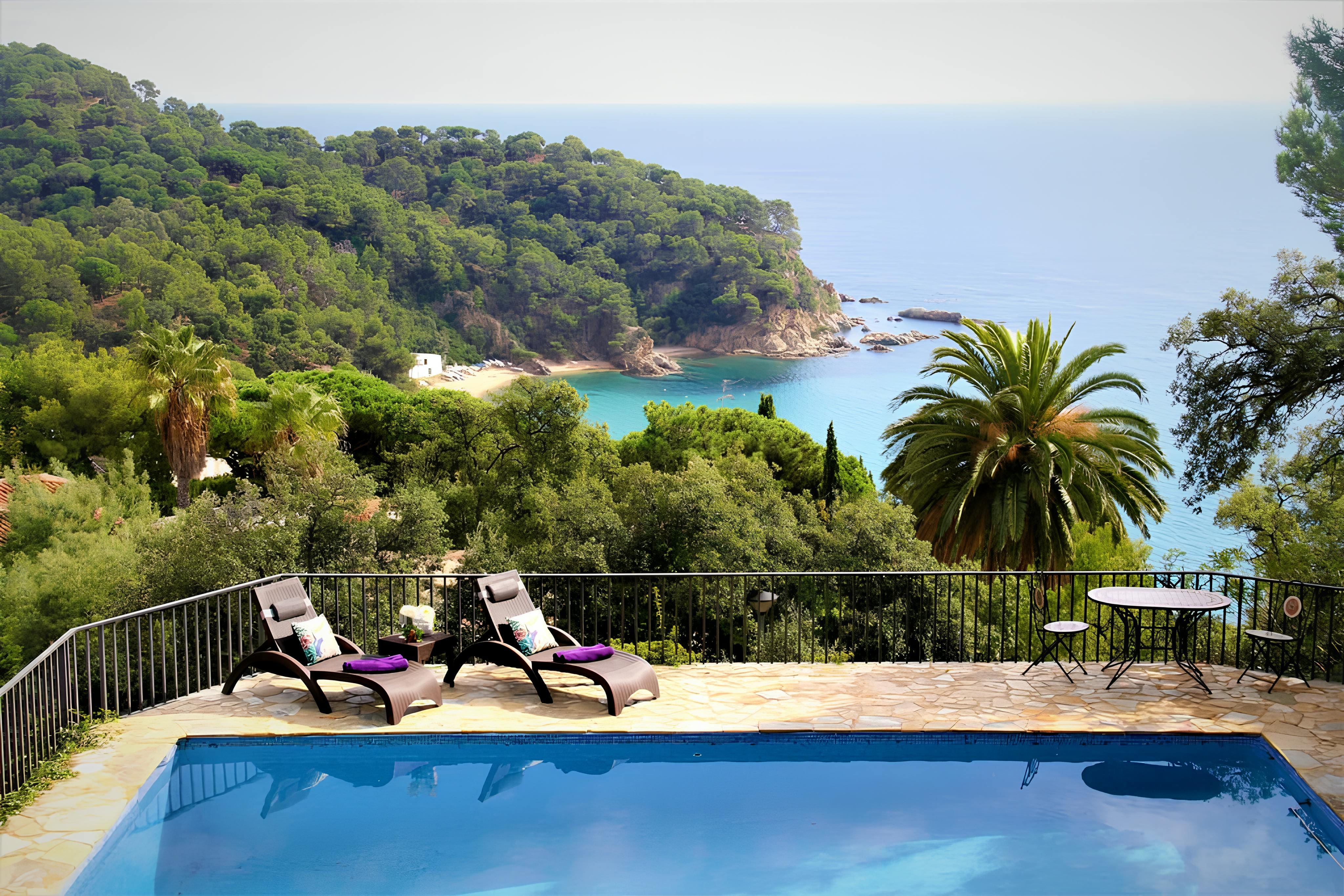 Casa Tramuntana Lloret Lloret de Mar 2: 7-Bedroom Beachfront Apartment with Pool, Lloret de Mar