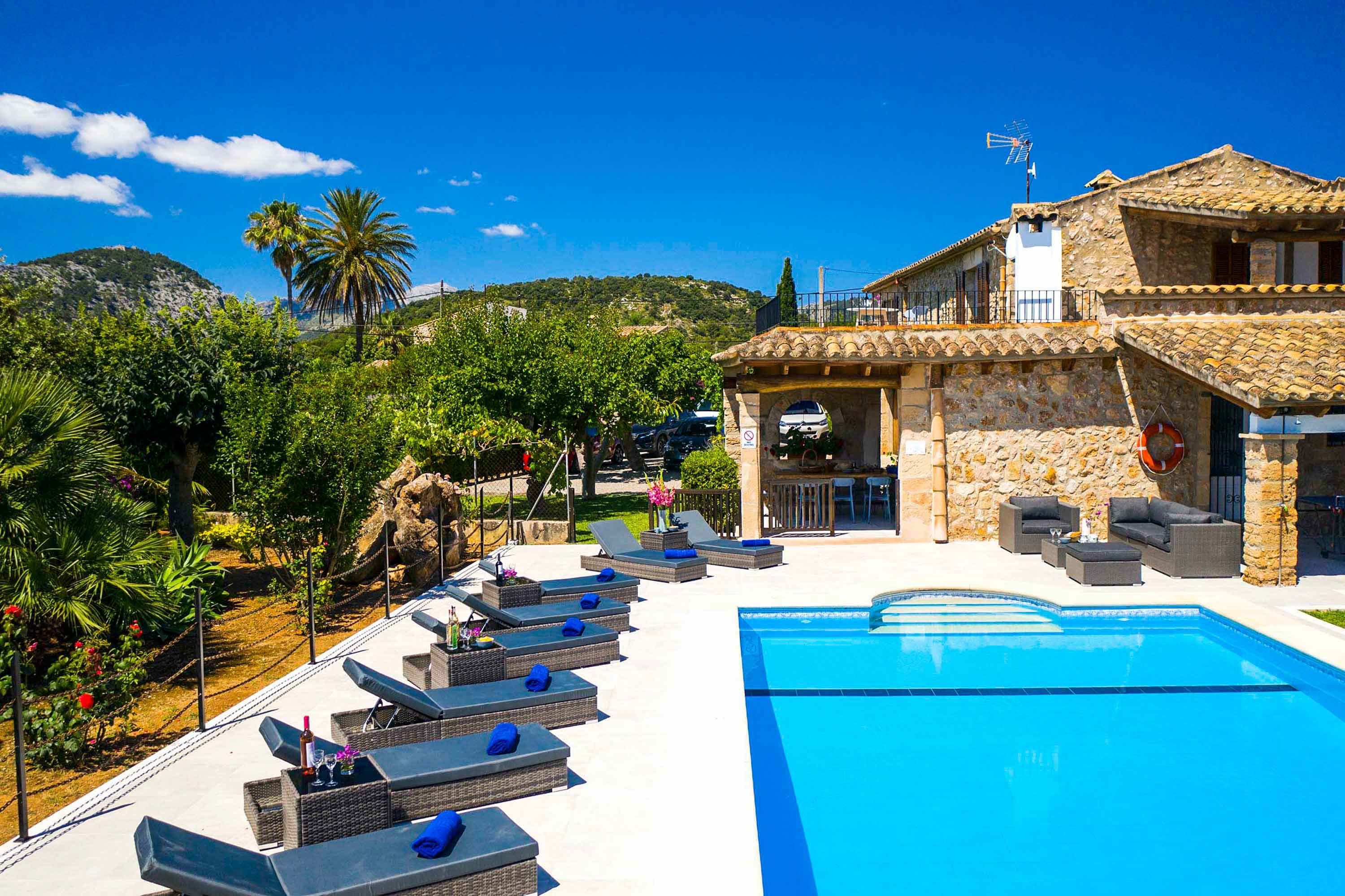 Casa Tramuntana Pollença Pollença 18: 5-Bedroom Luxury Apartment with Sea Views and Pool, Pollença