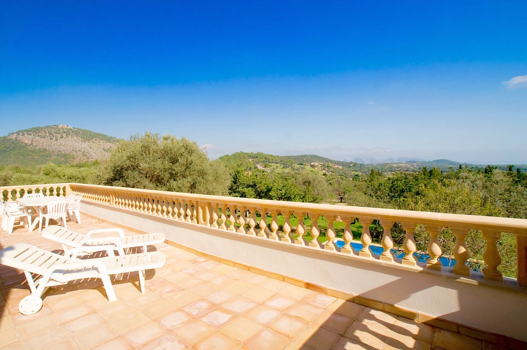 Casa Tramuntana Pollença Pollença 20: 5-Bedroom Family-Friendly Apartment with Pool and Sea Views, Pollença