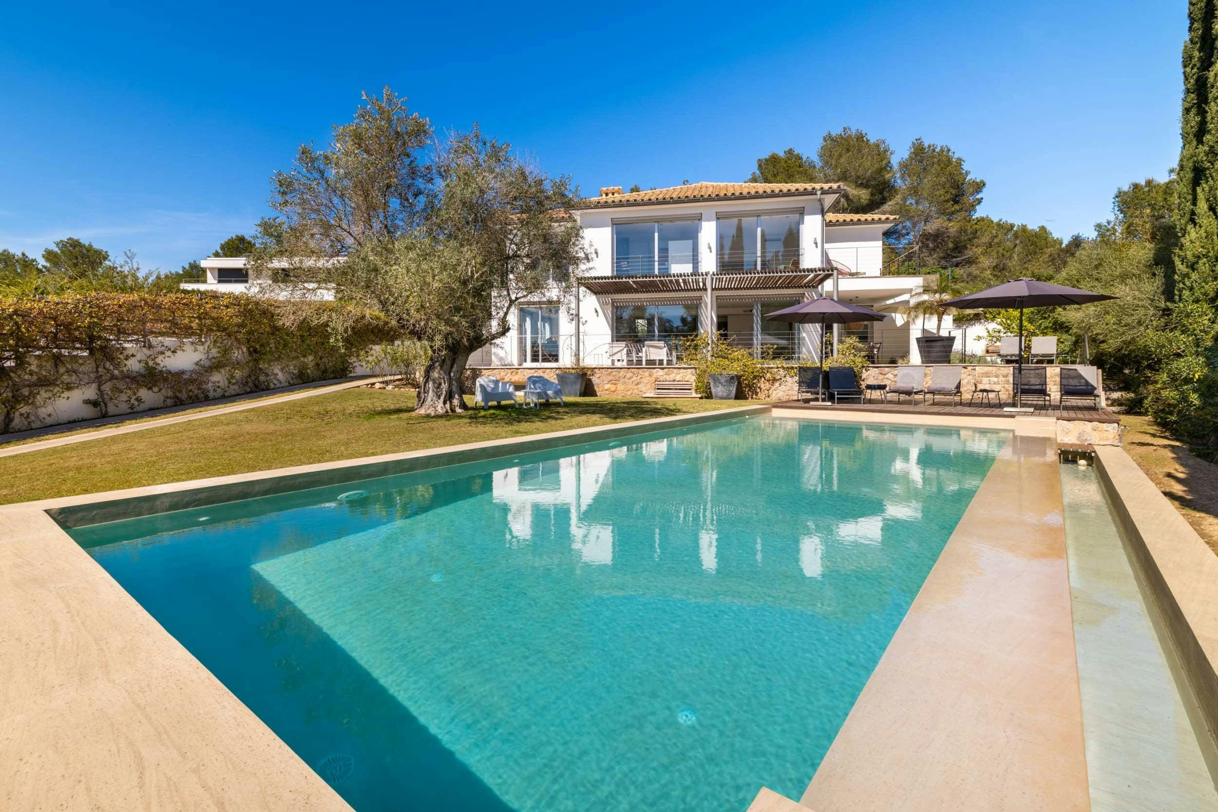 Casa Tramuntana Pollença Raiguer 2: Spacious 4-Bedroom Apartment with Seaview and Pool, Mallorca