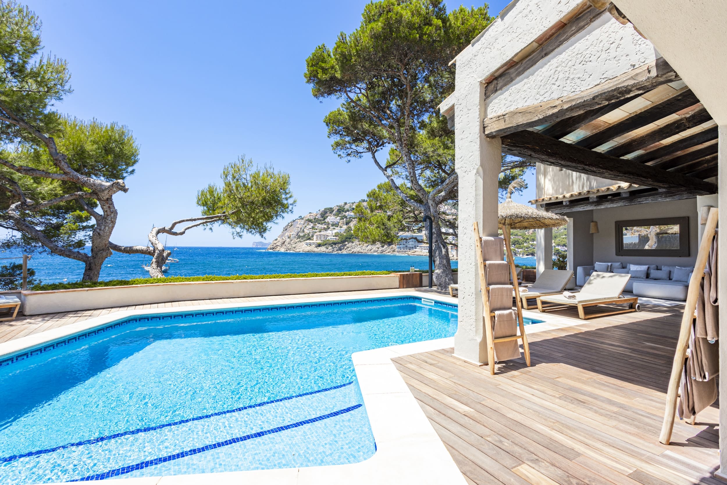 Casa Tramuntana Santa Ponsa Santa Ponsa: Luxury 4-Bedroom Apartment with Seaview and Pool, Santa Ponsa