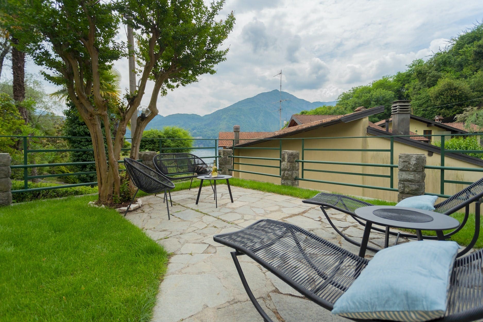Casa Tremezzina Ossuccio: Luxury 3-Bedroom Apartment with Stunning Lake Views, Ossuccio