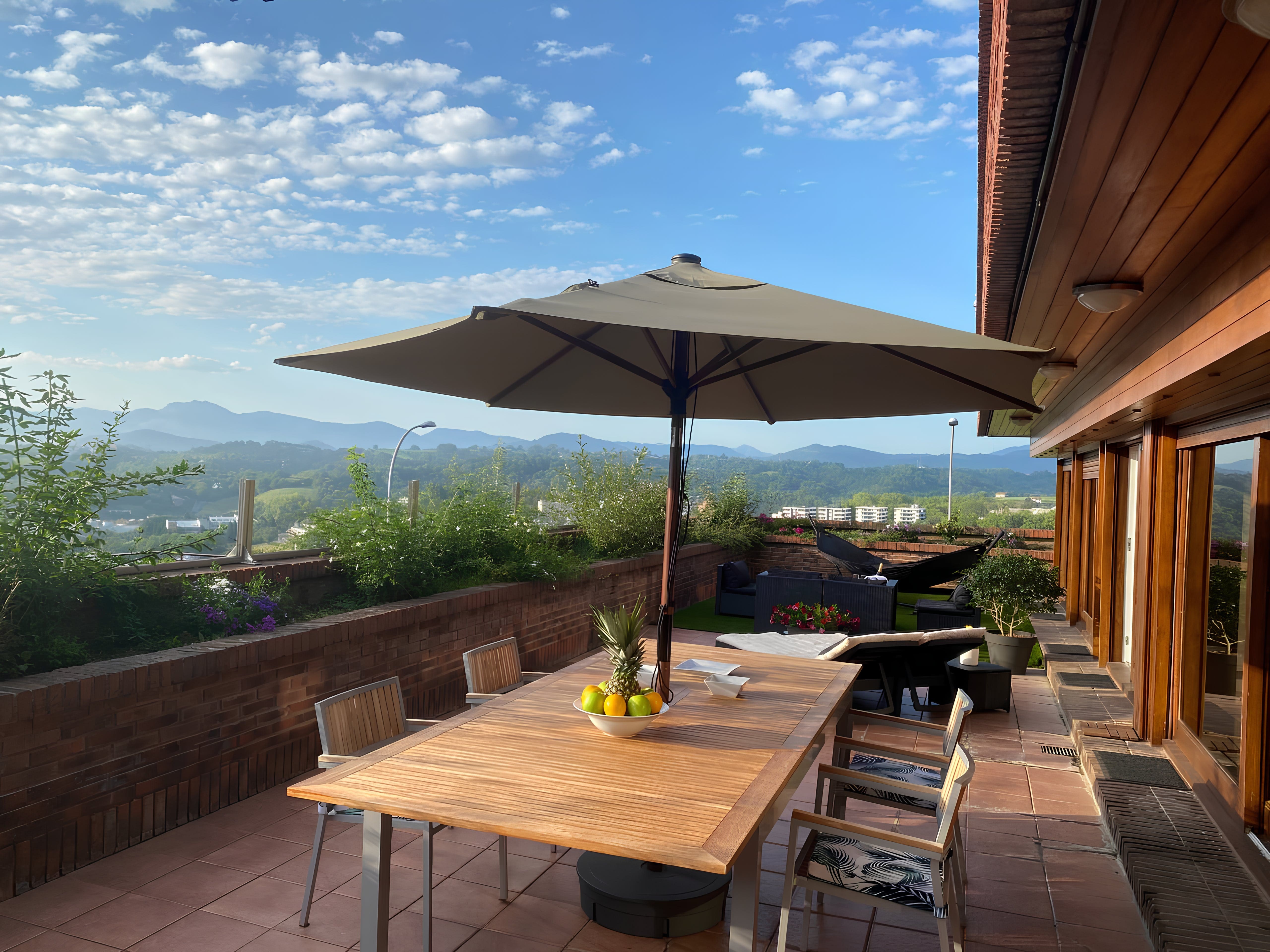 Casa Urgull San Sebastián: Spacious 4-Bedroom Apartment with Seaview and Hot Tub, San Sebastián