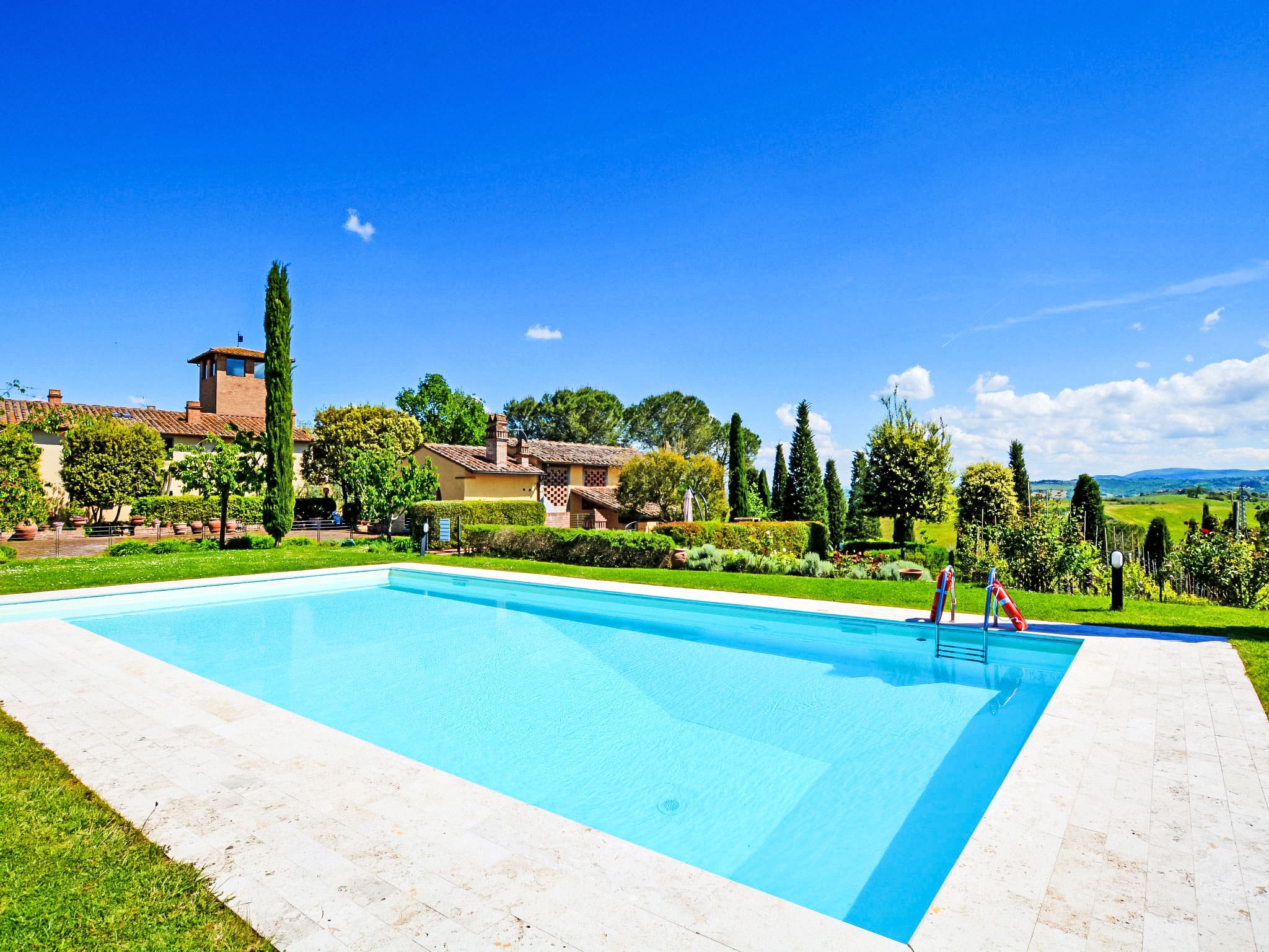 Casa Valdelsa Castelfiorentino: Stunning 4-Bedroom Tuscan Farmhouse with Private Pool and Vineyard Views in Historic Tuscany