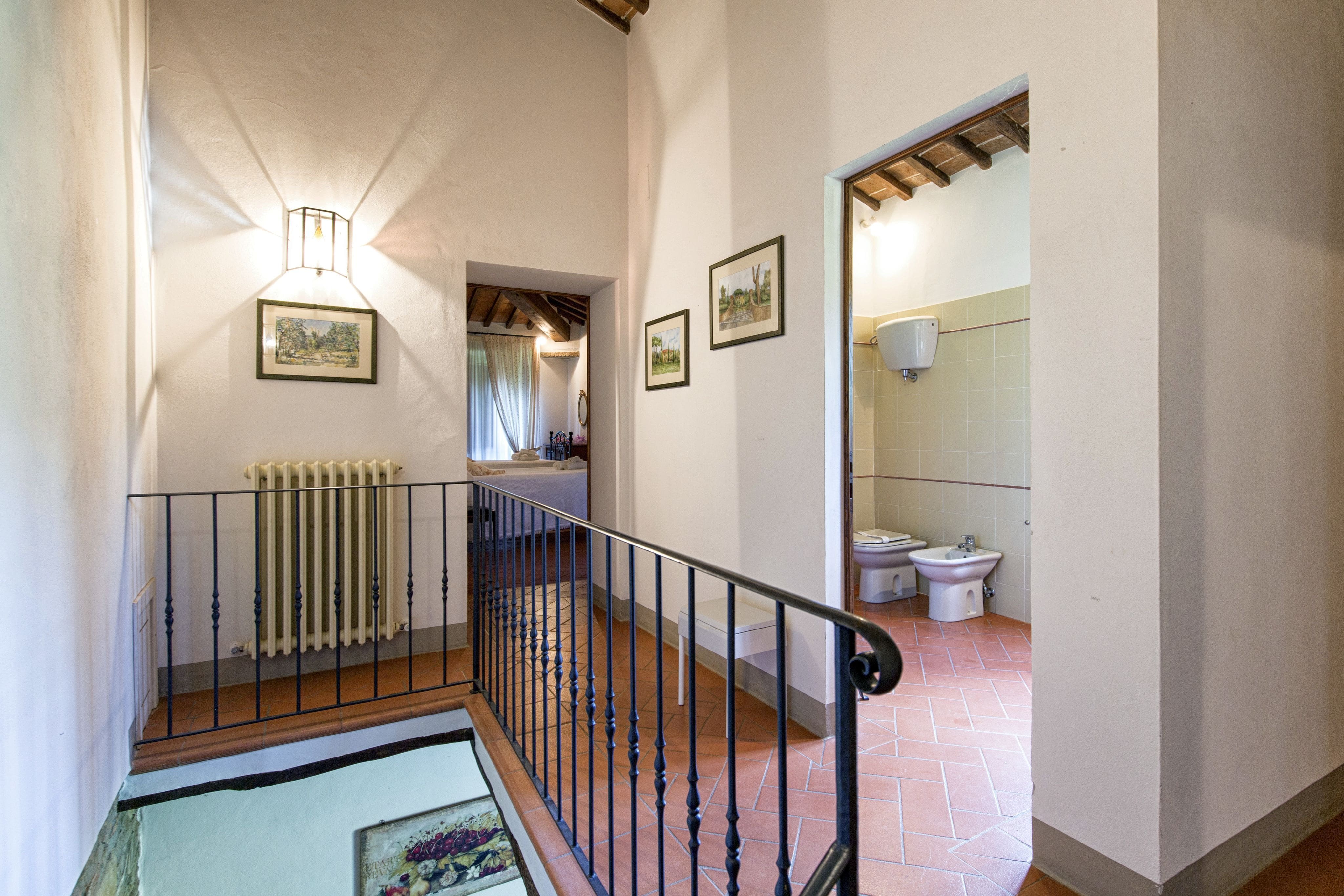 Cascina Etrusco Cortona: Spacious 7-Bedroom Apartment with Pool in Tuscany, Cortona