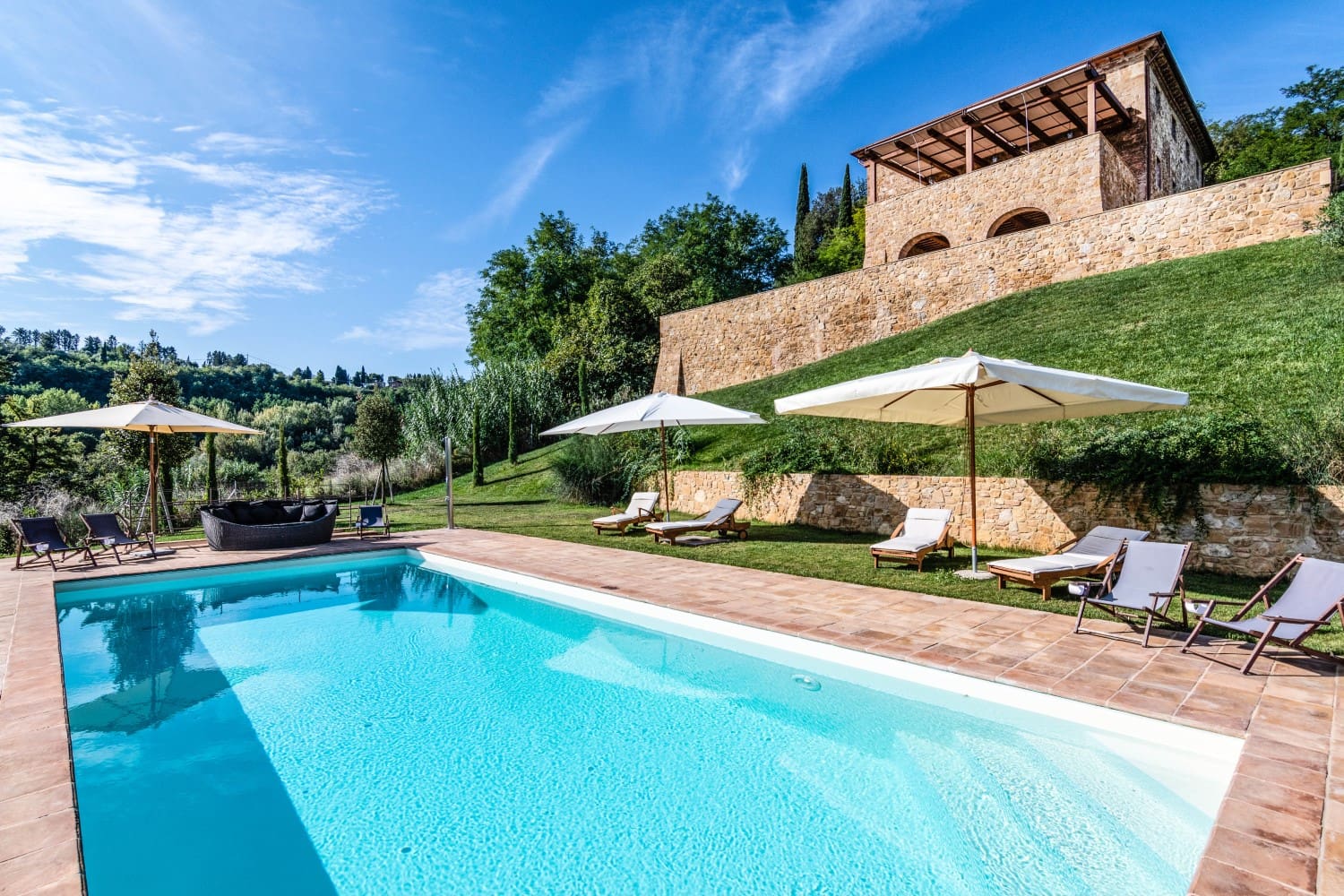 Cascina Ginestra Volterra: 5-Bedroom Luxury Apartment with Pool and Countryside Views, Tuscany