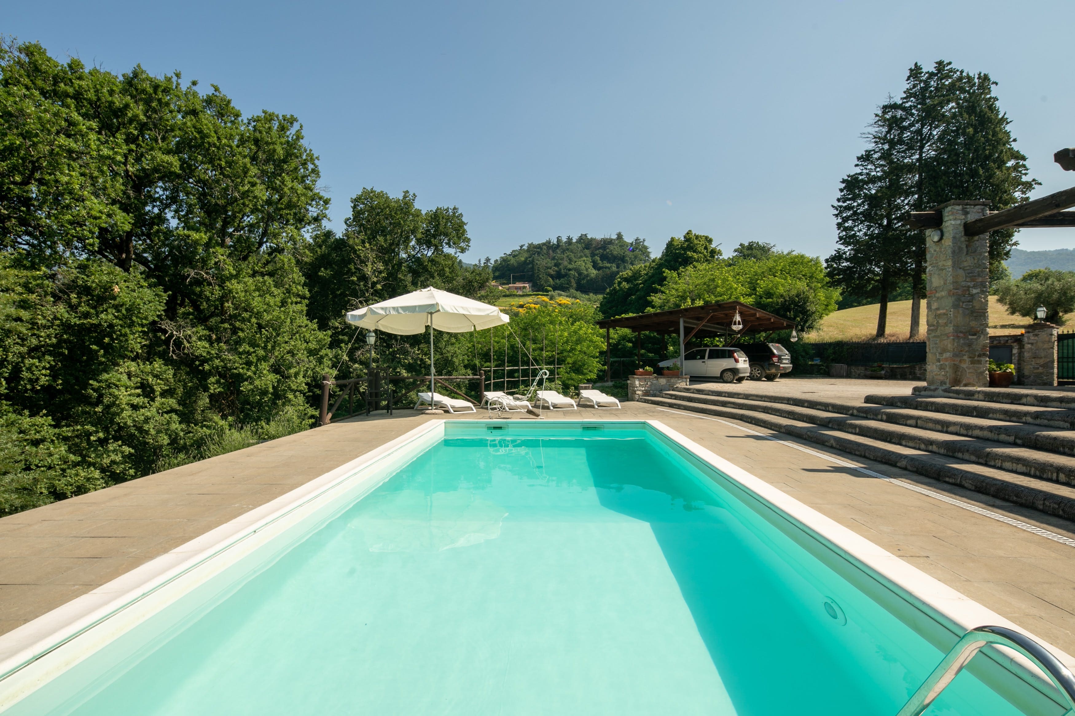 Cascina Valle Mugello: Spacious 7-Bedroom Apartment with Pool and Countryside Views, Mugello