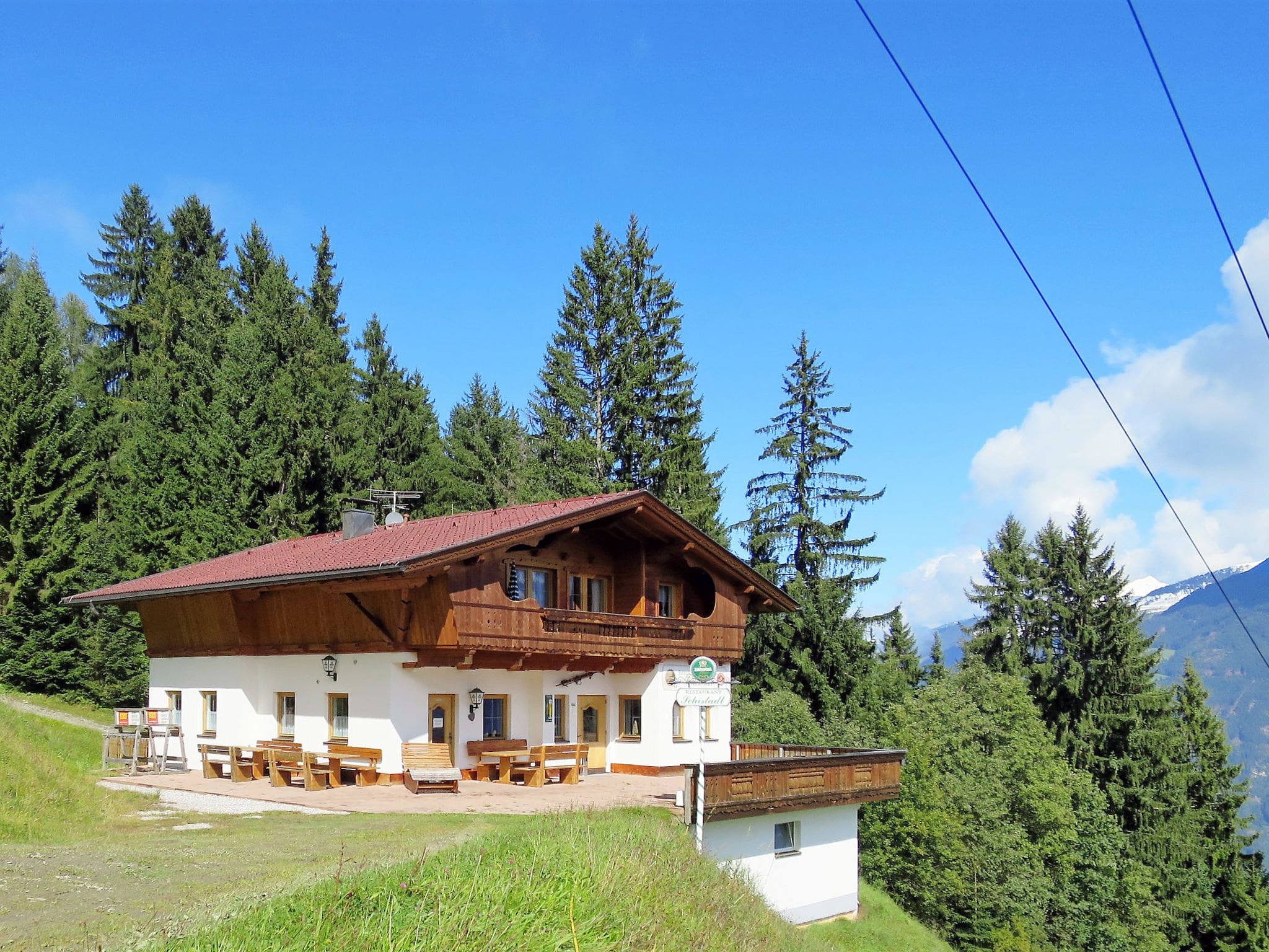 Chalet Adlerhorst Kaltenbach: Luxury 3-Bedroom Alpine Ski Chalet with Mountain Views and Slope Access in Austria