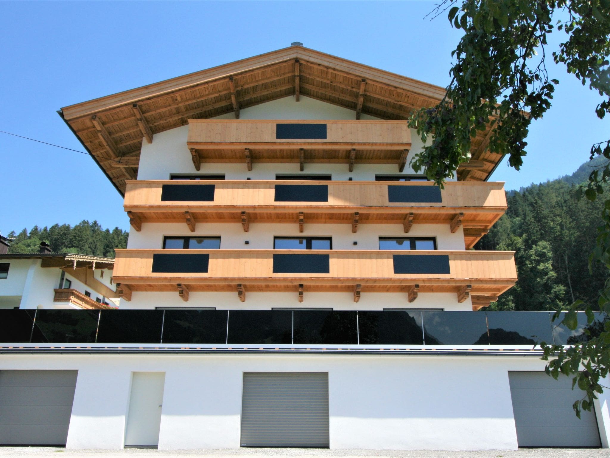 Chalet Ahorn Ramsau: Spacious 7-Bedroom Modern Alpine Chalet for 13 Guests Near Zillertal Skiing