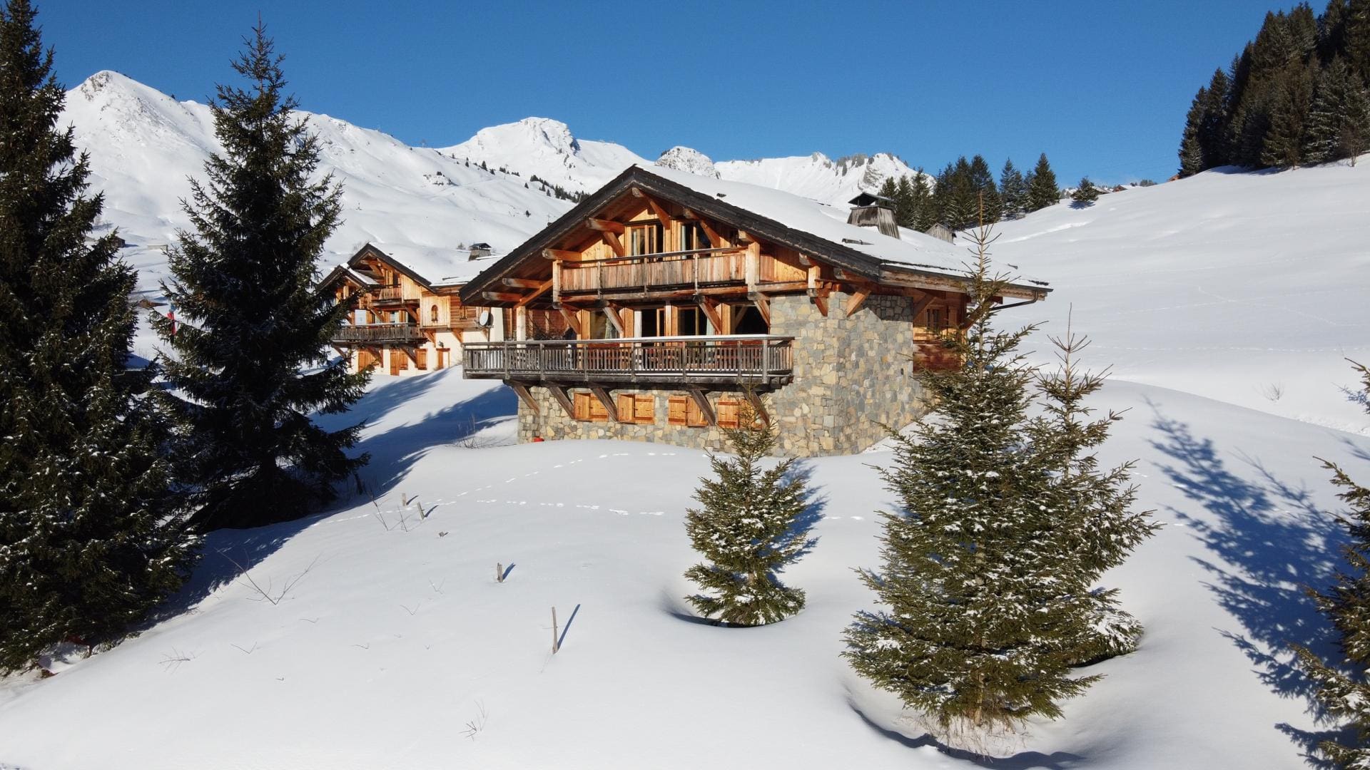 Chalet Aiguille Les Gets Les Gets: Spacious 6-Bedroom Ski Chalet with Hammam, Les Gets