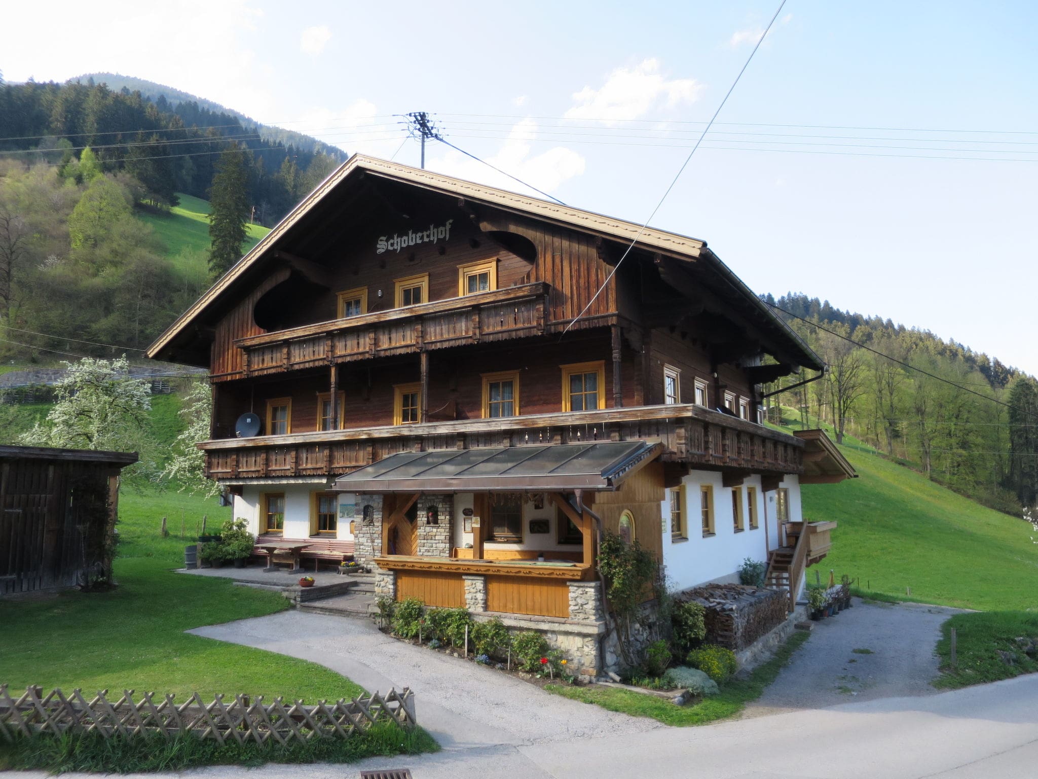 Chalet Almrausch Schwendau: Spacious 6-Bedroom Alpine Chalet with Rustic Charm and Mountain Access Near Mayrhofen Ski Resort