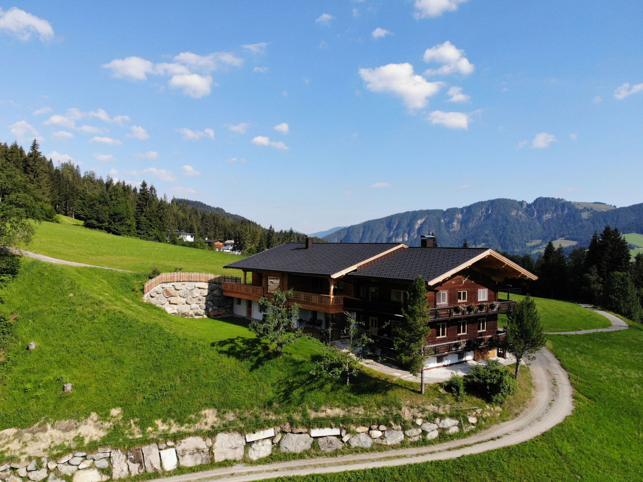 Chalet Alpbachtal Auffach: Stunning 3-Bedroom Mountain Chalet with Panoramic Alpine Views and Ski Access