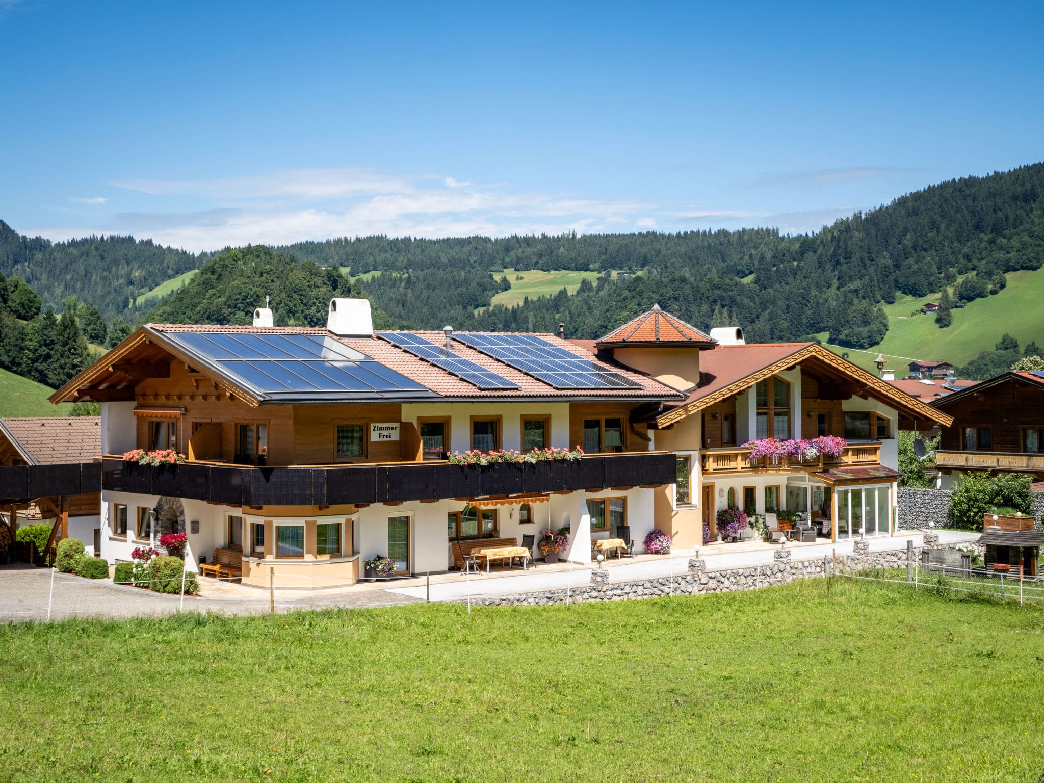 Chalet Alpbachtal Niederau: Premium 3-Bedroom Mountain Chalet with Stunning Alpine Views and Ski Access in Austrian Tyrol