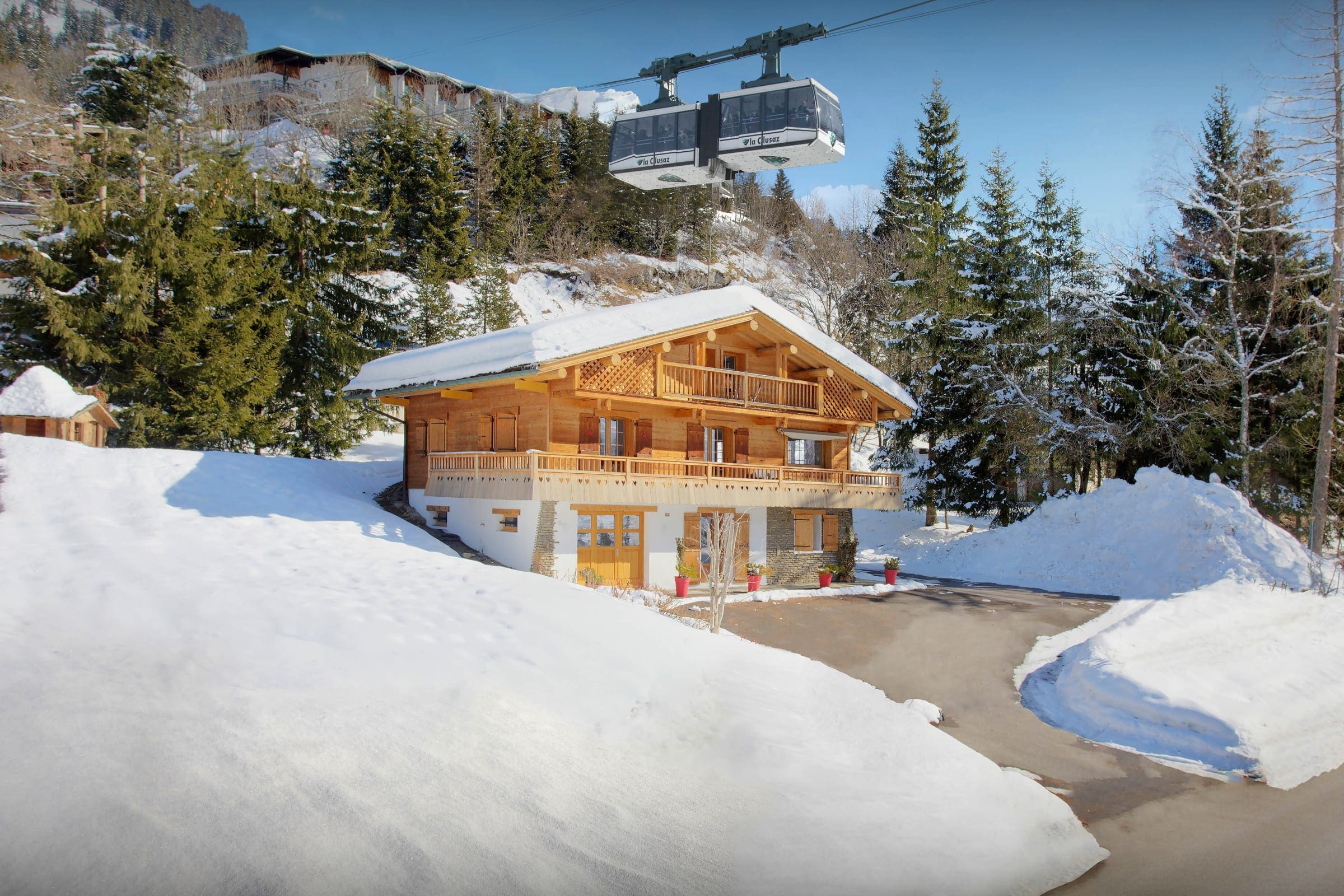Chalet Aravis La Clusaz Auvergne-Rhône-Alpes: Spacious 6-Bedroom Ski Chalet with Pool, Upper Savoy
