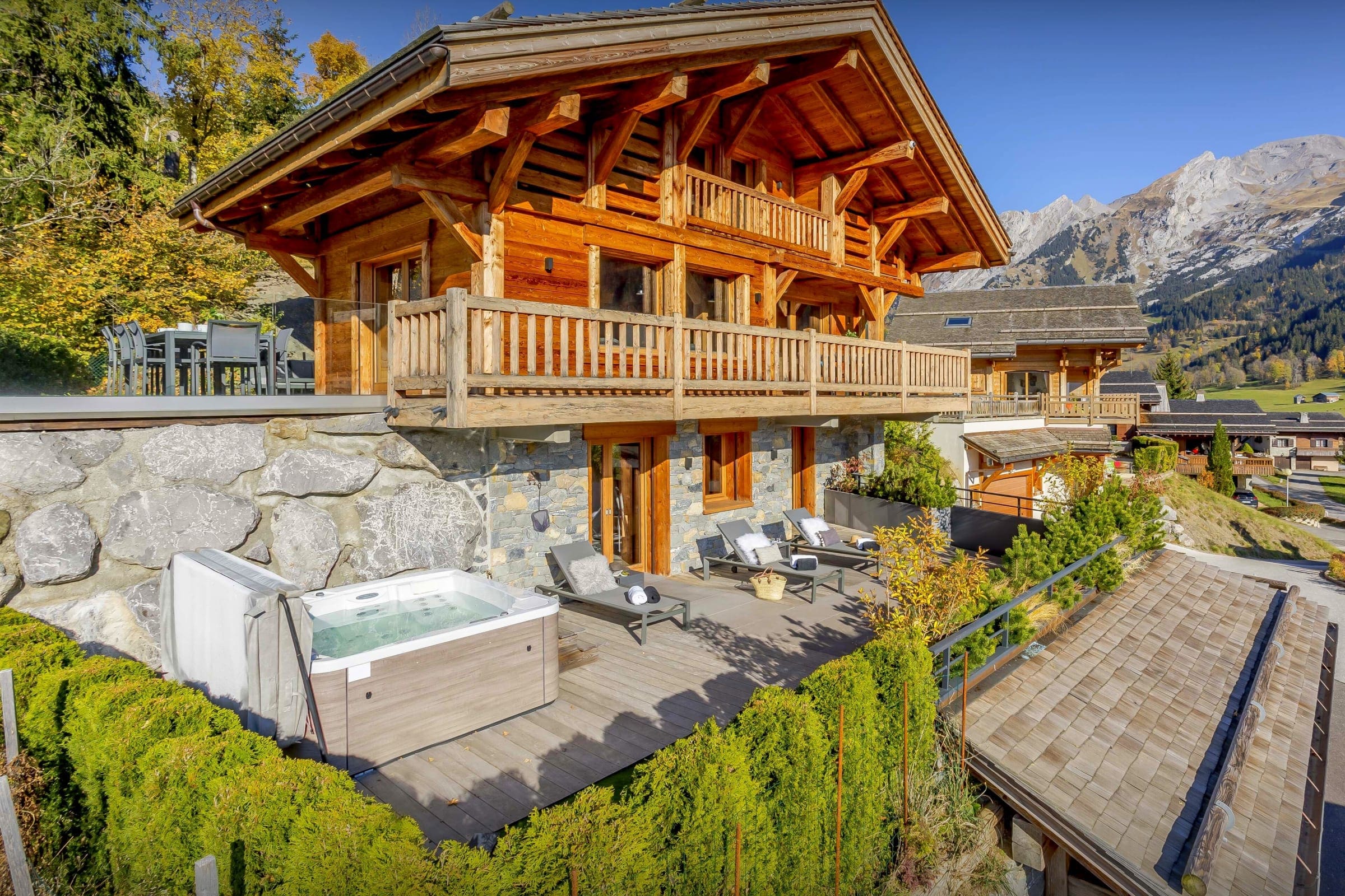 Chalet Aravis La Clusaz: Luxury 5-Bedroom Chalet with Sauna, Upper Savoy