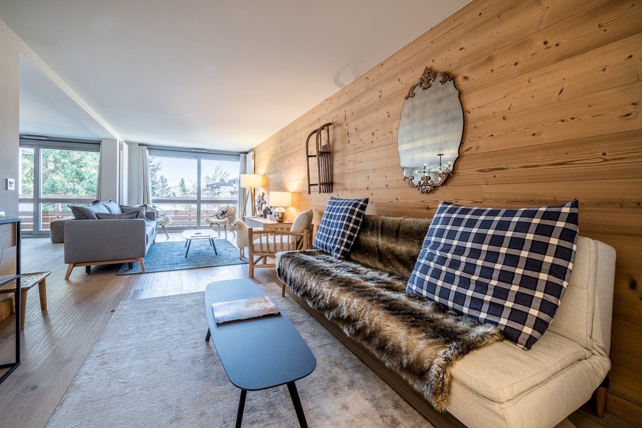 Chalet Aravis Megève Megève 4: Elegant 2-Bedroom Ski Apartment with Slope Access, Megève