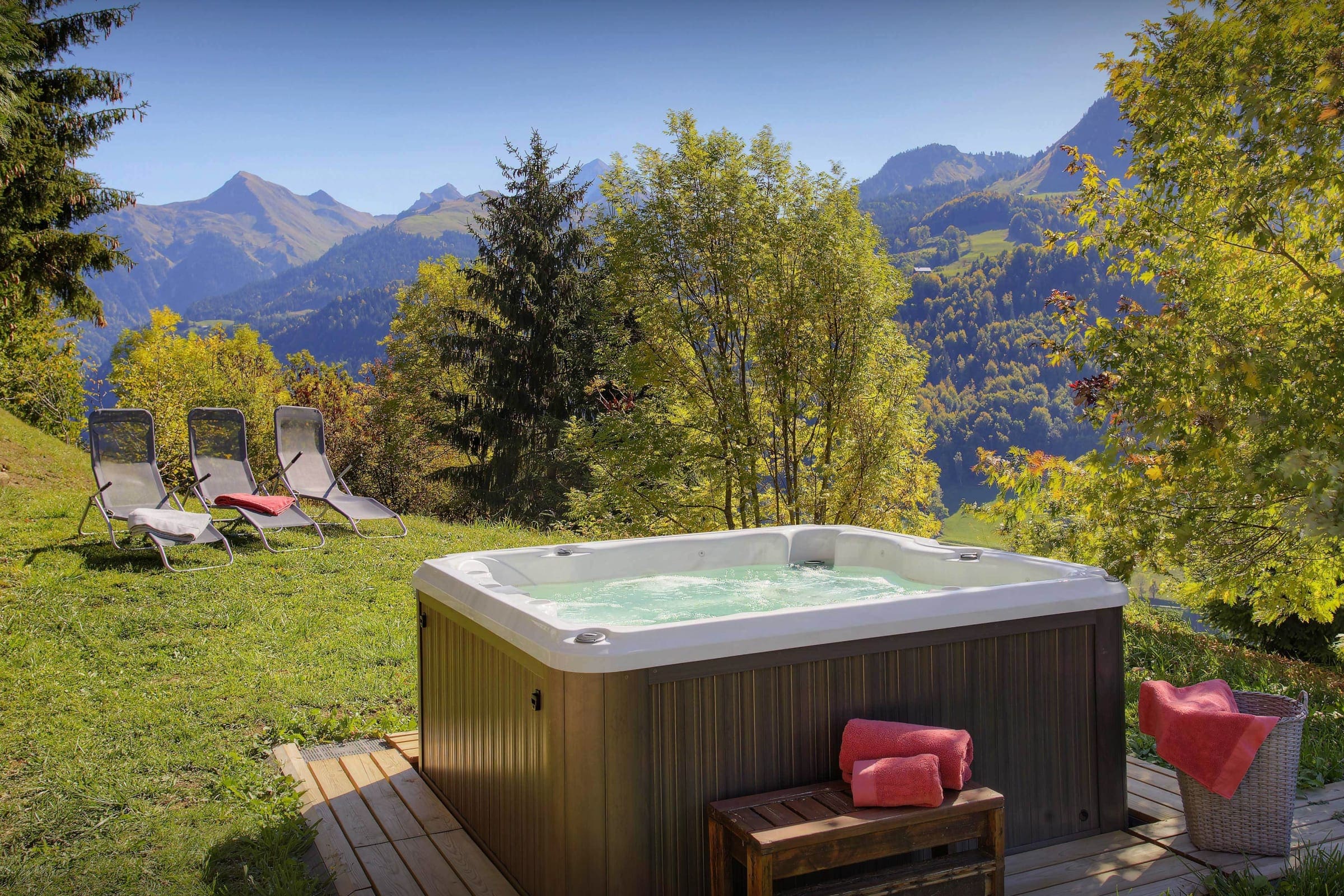 Chalet Aravis Savoy: Luxury 8-Bedroom Ski Chalet with Stunning Aravis Views, Upper Savoy